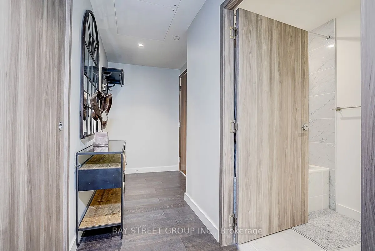 95 Mcmahon Drive #2512