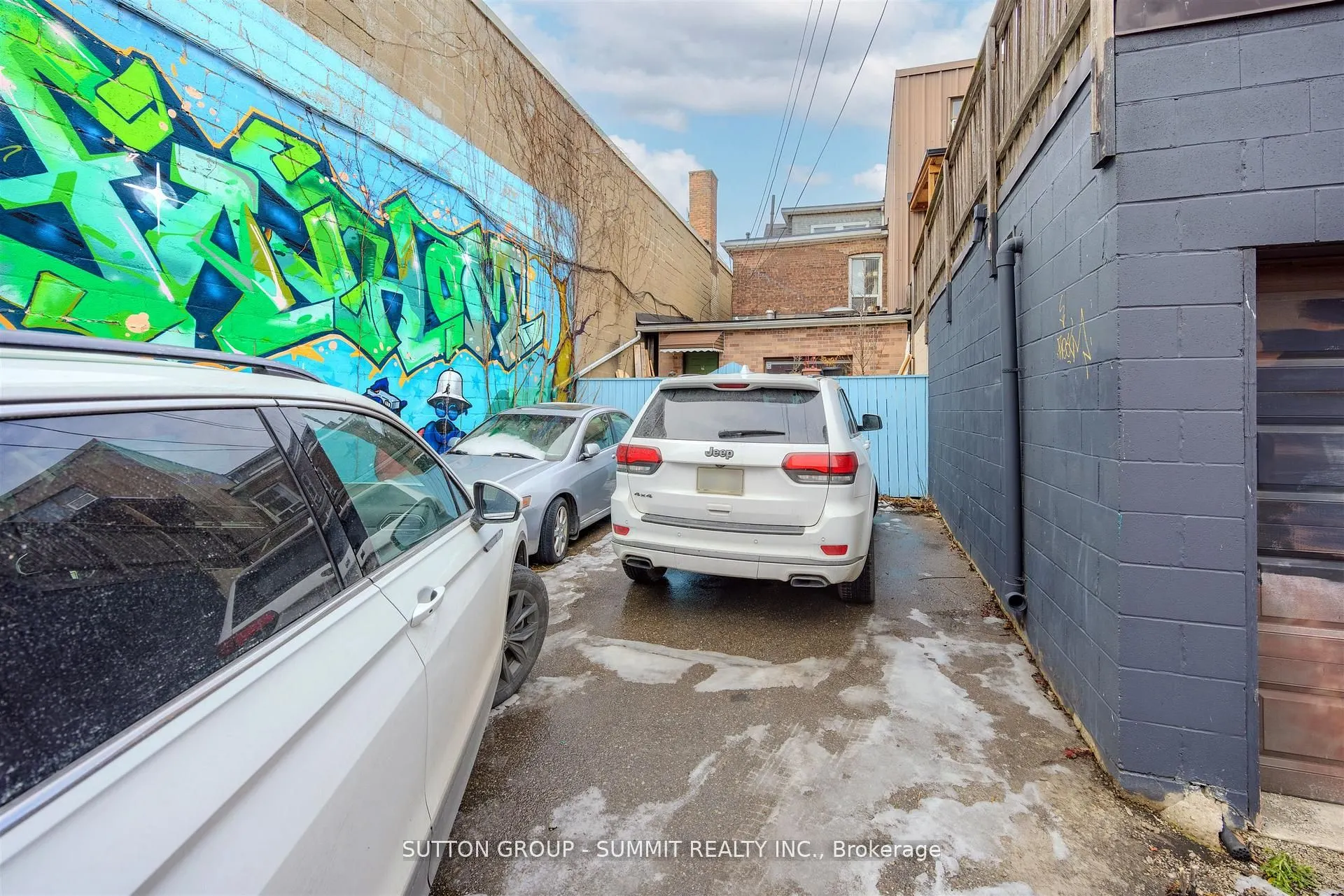 811 Bloor Street W