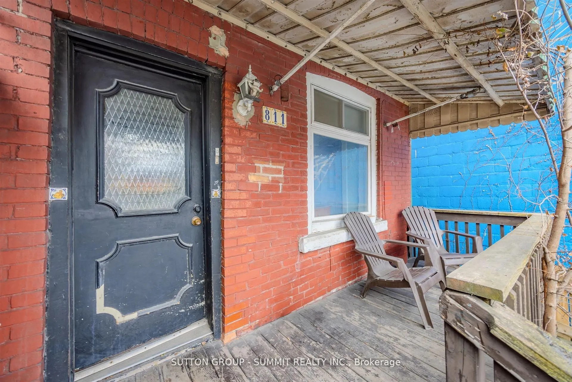 811 Bloor Street W