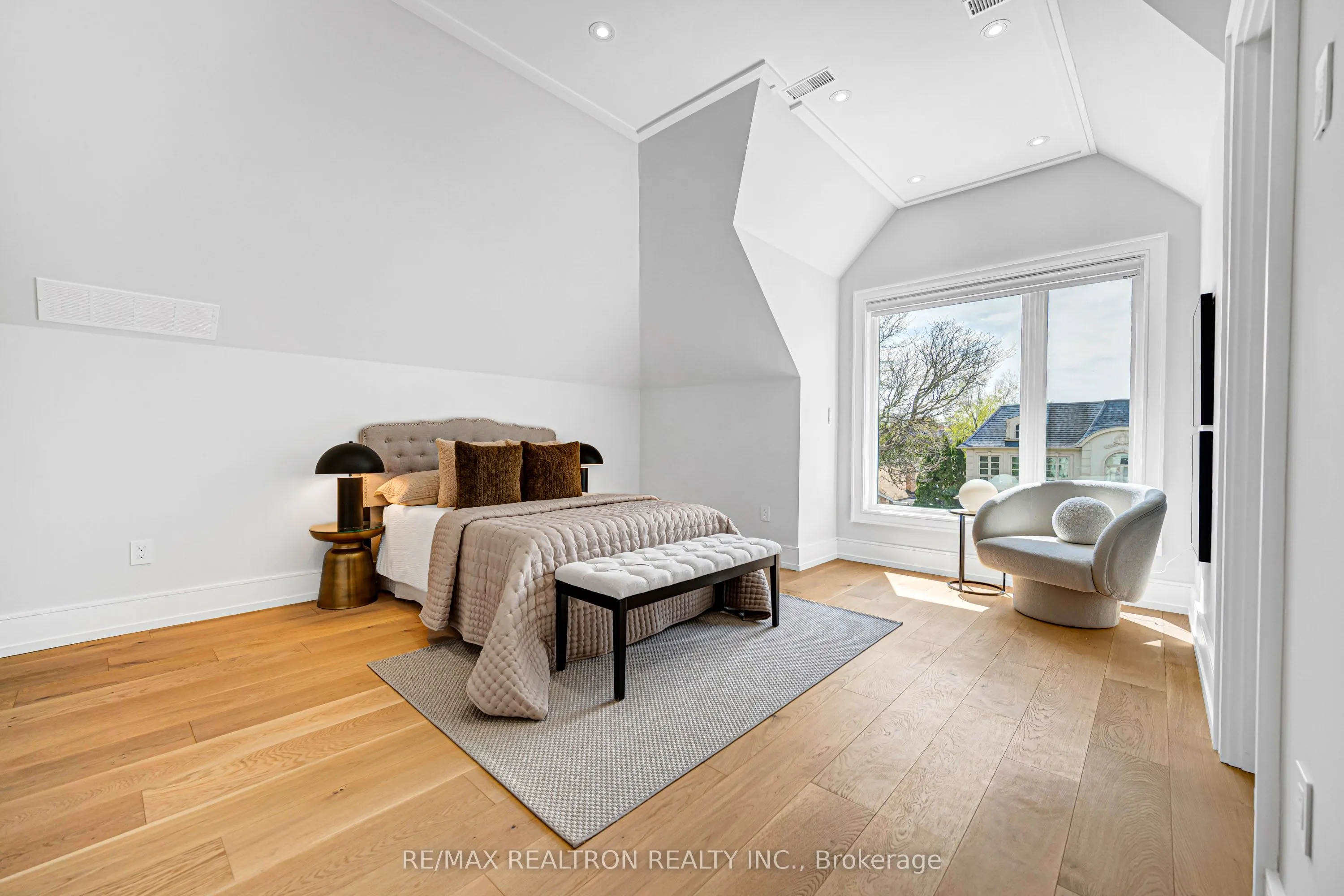16 Ballyronan Road