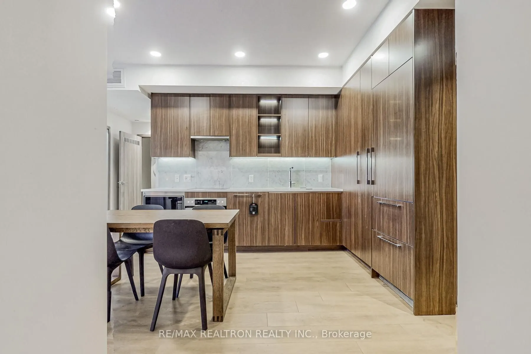 85 Mcmahon Drive #3106