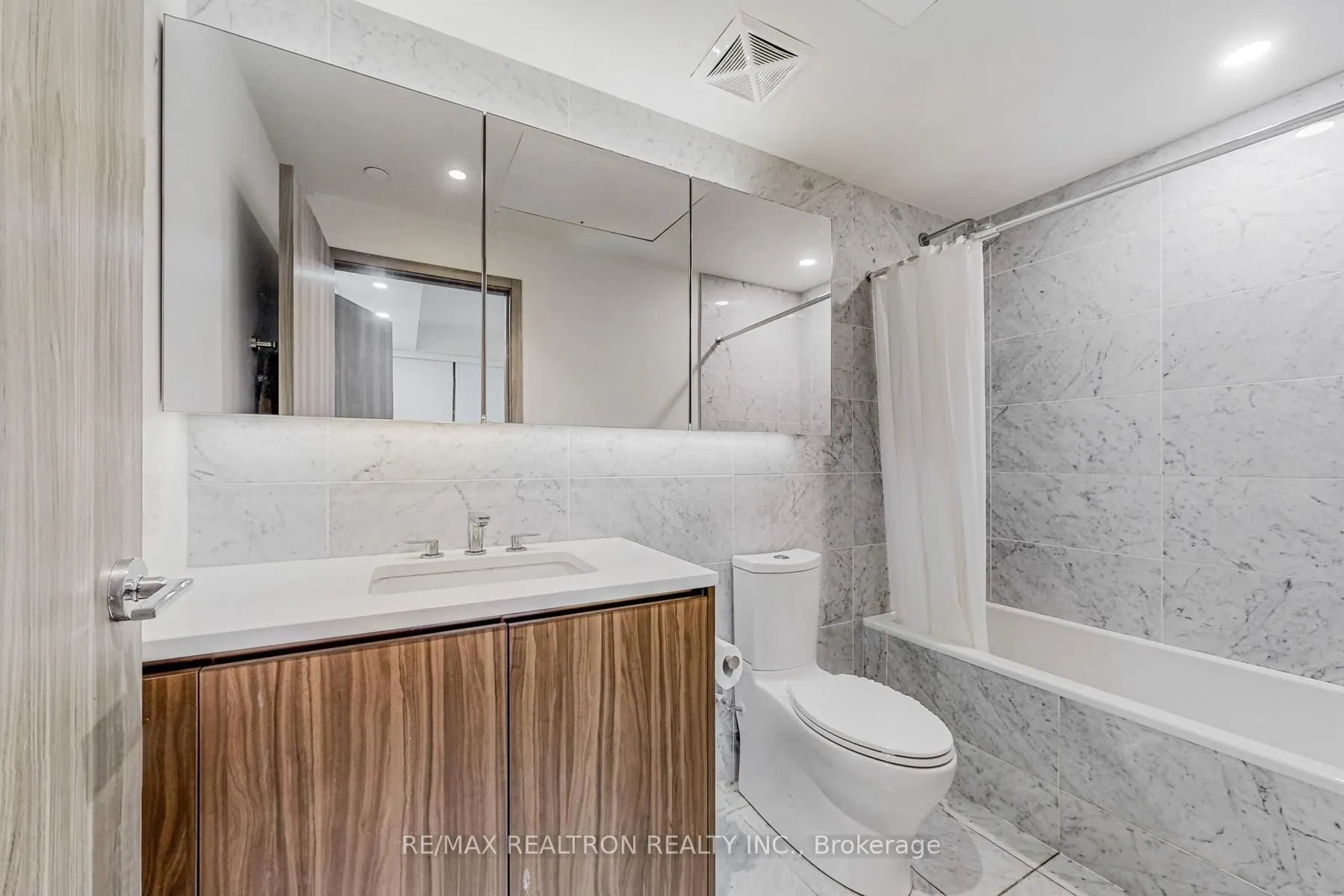 85 Mcmahon Drive #3106