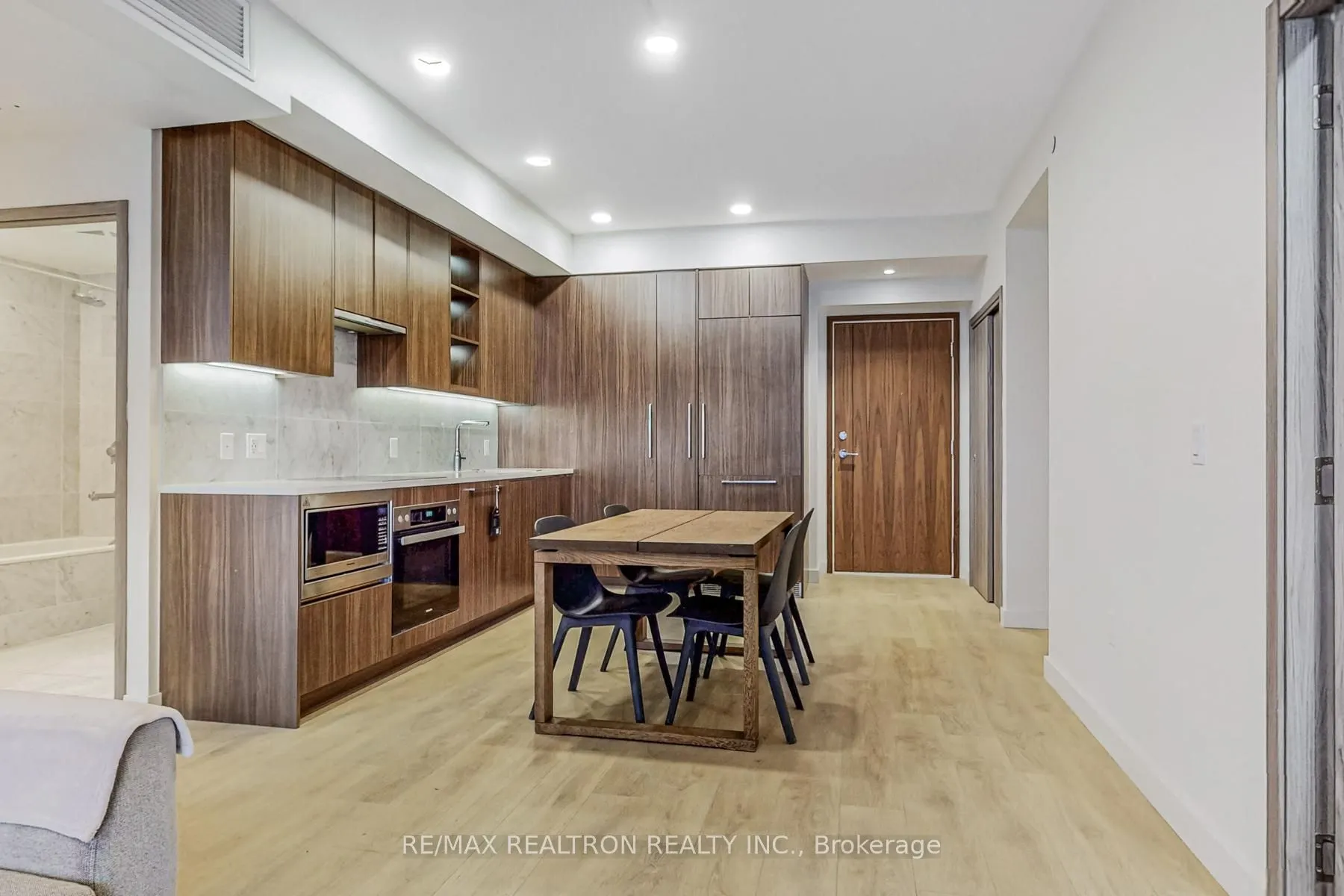 85 Mcmahon Drive #3106