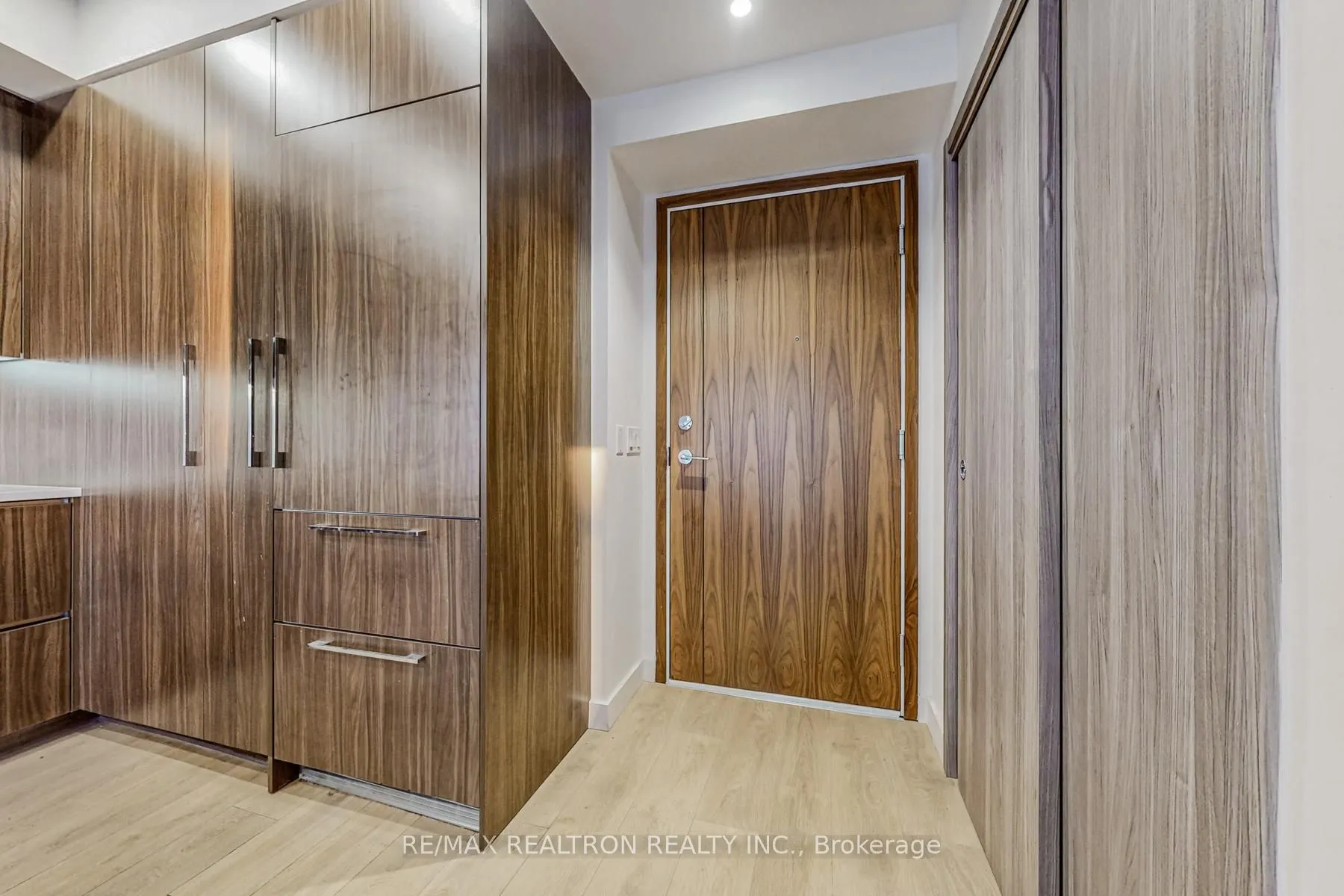 85 Mcmahon Drive #3106