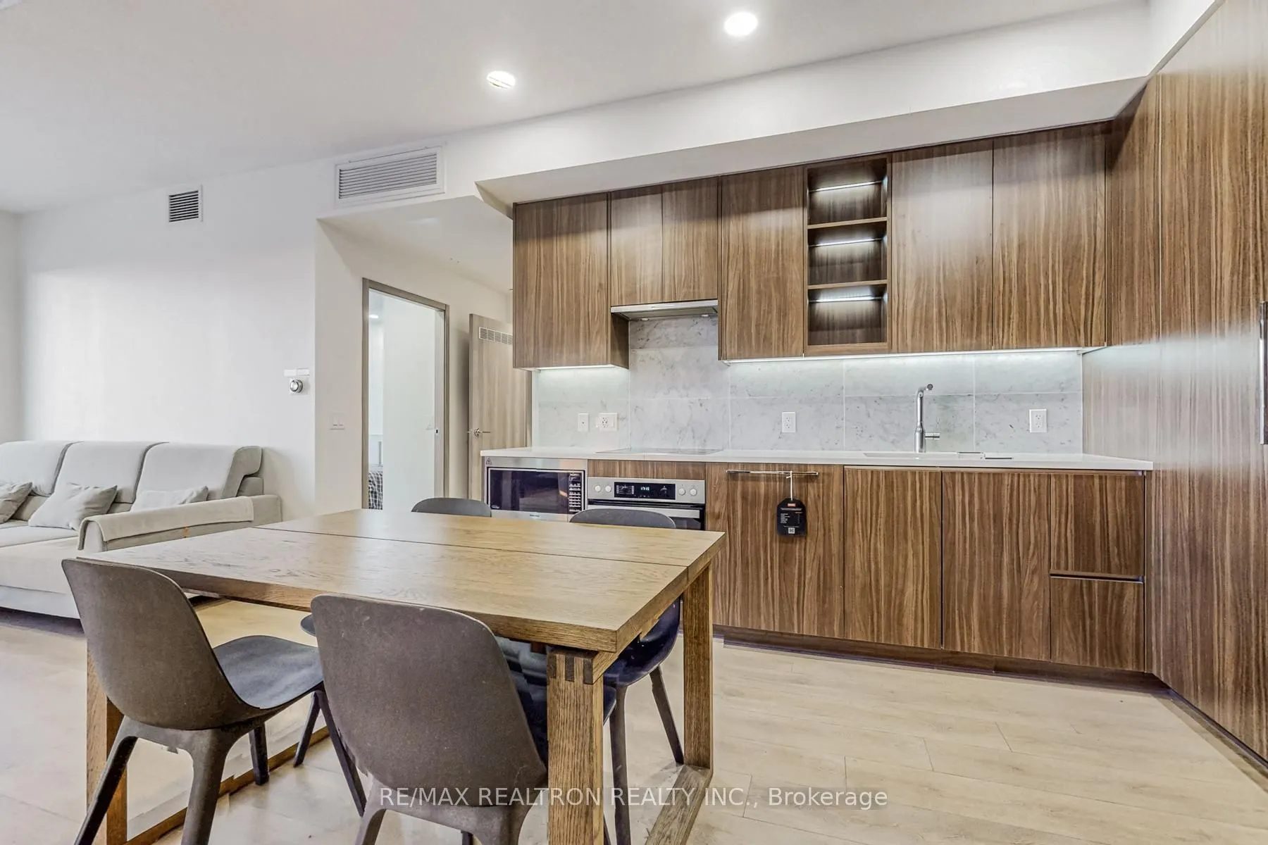 85 Mcmahon Drive #3106