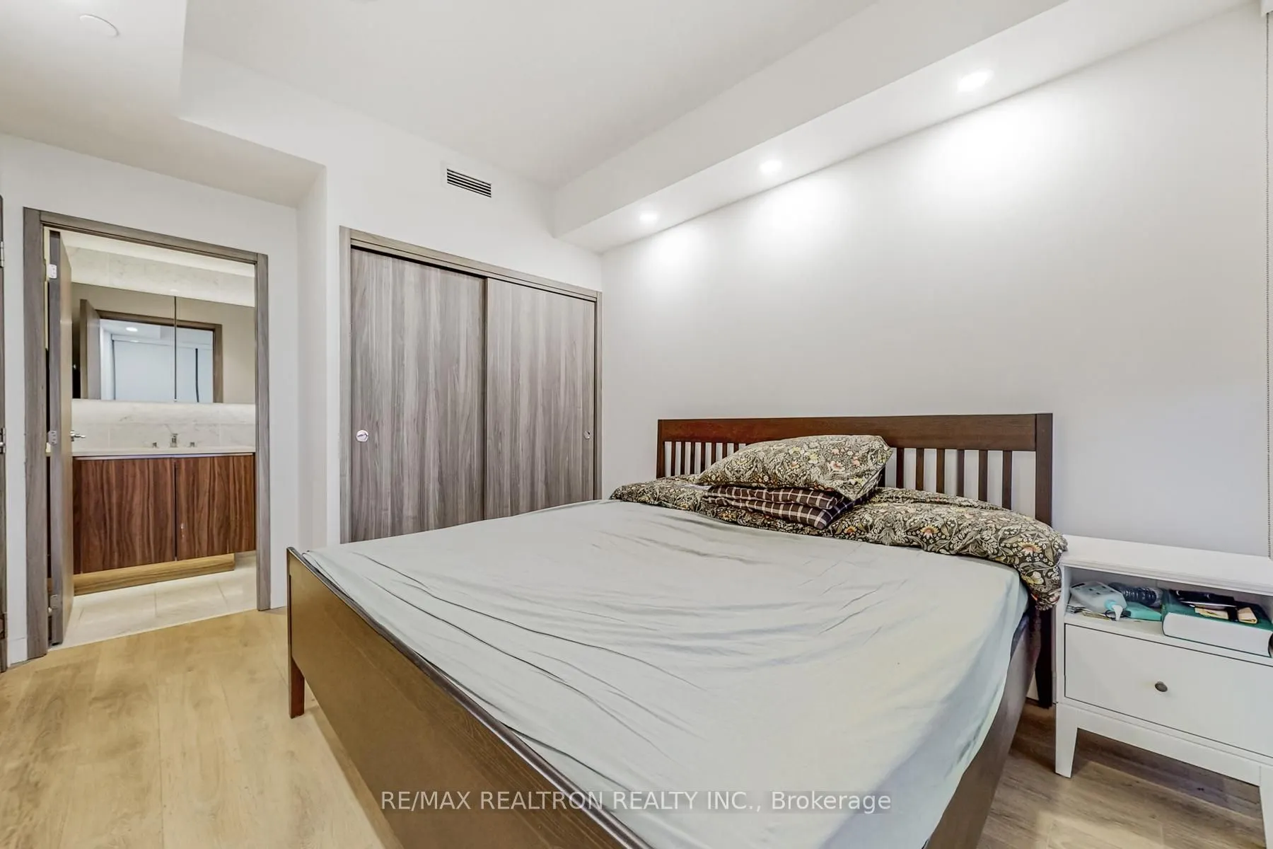85 Mcmahon Drive #3106