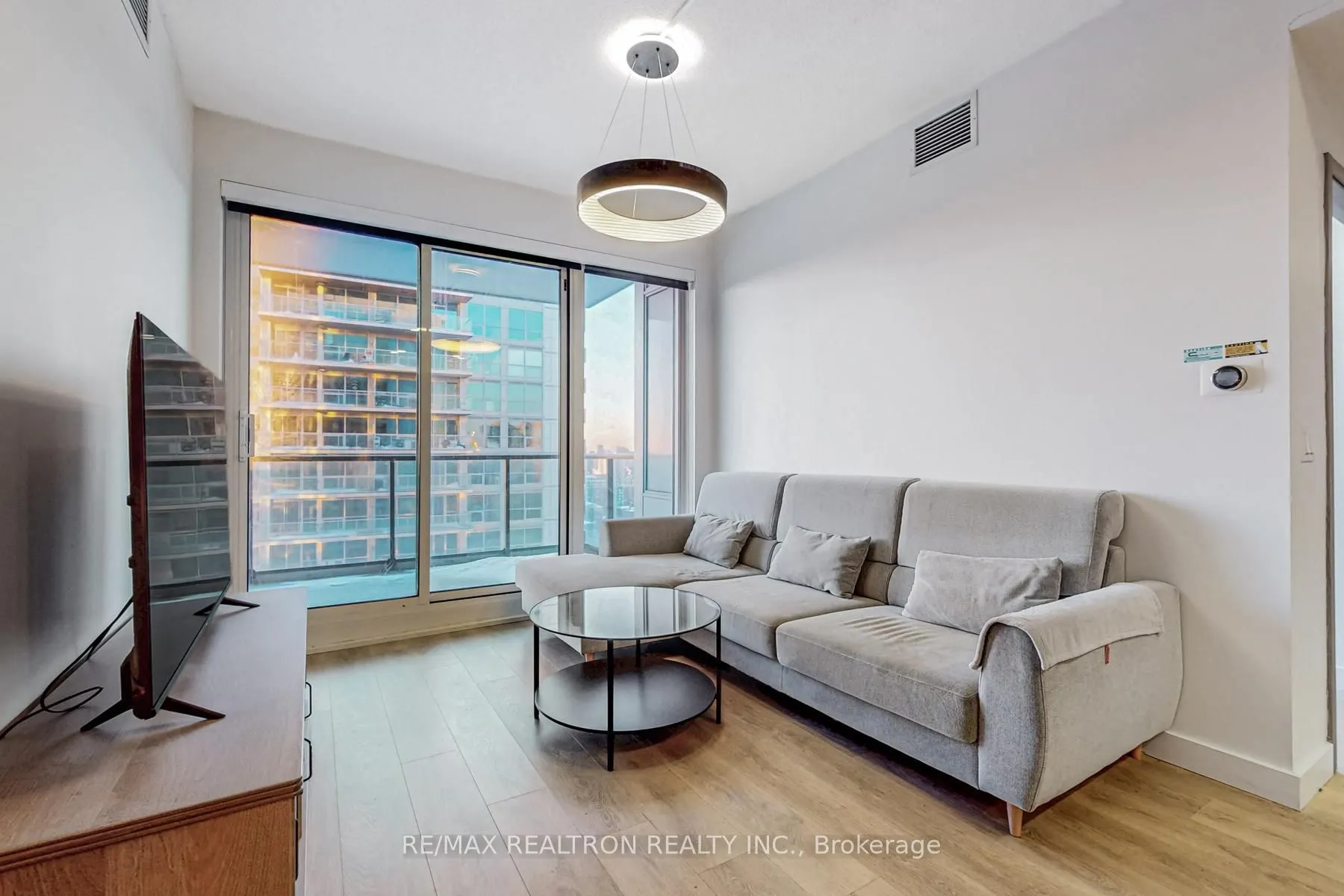 85 Mcmahon Drive #3106