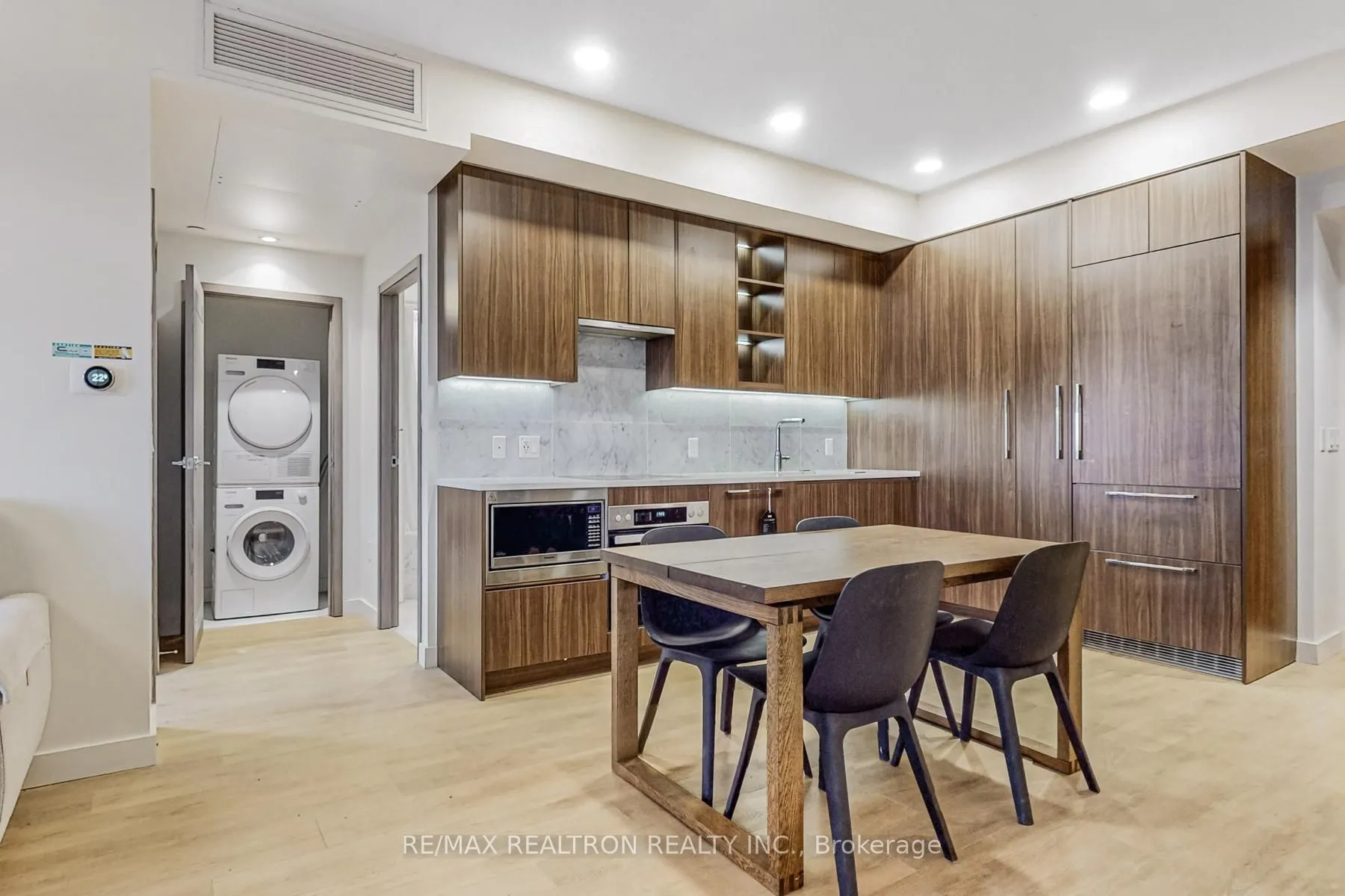 85 Mcmahon Drive #3106