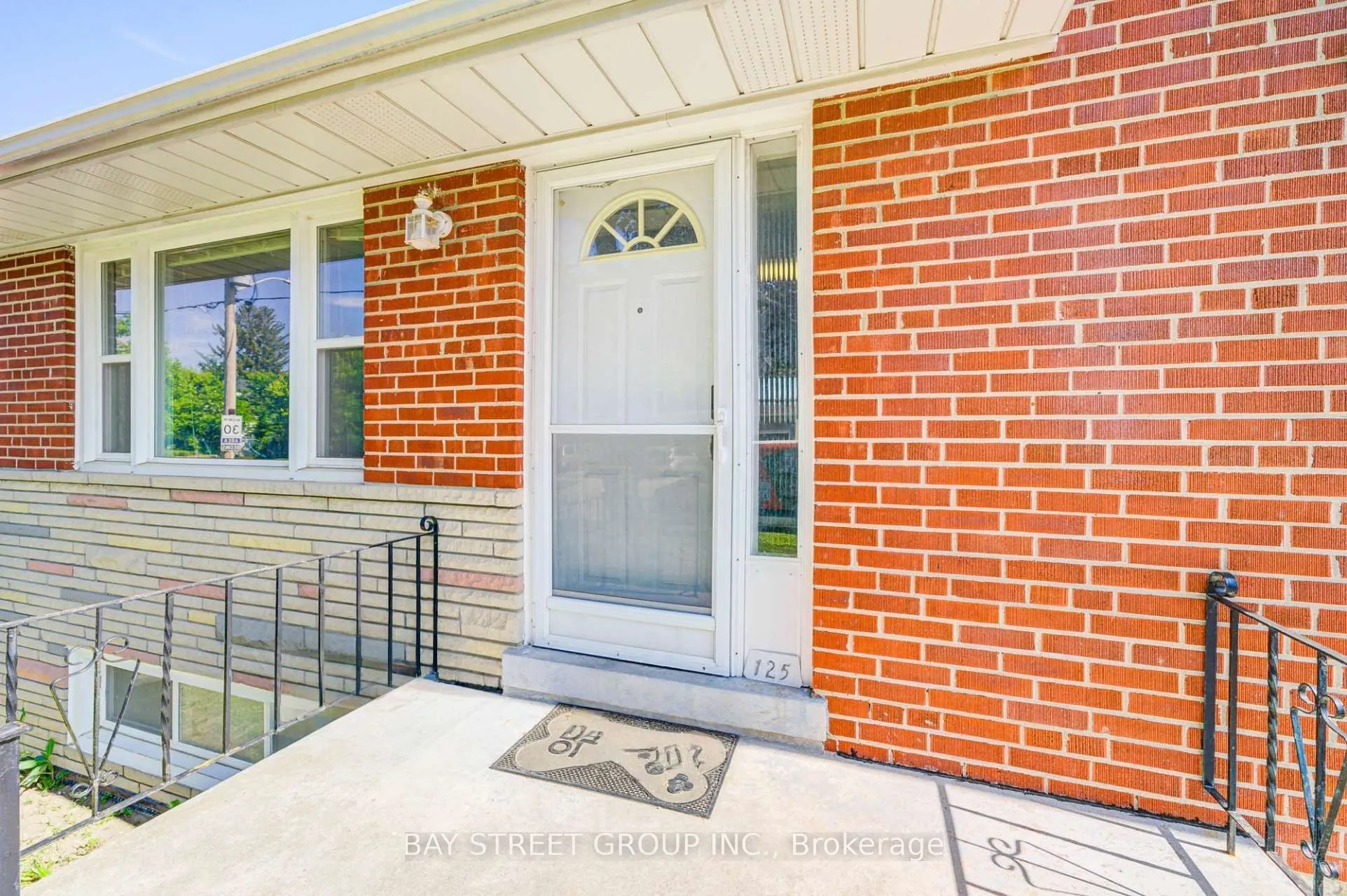 125 Connaught Avenue