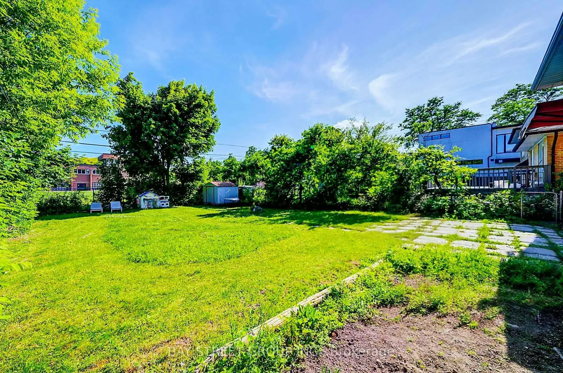 125 Connaught Avenue