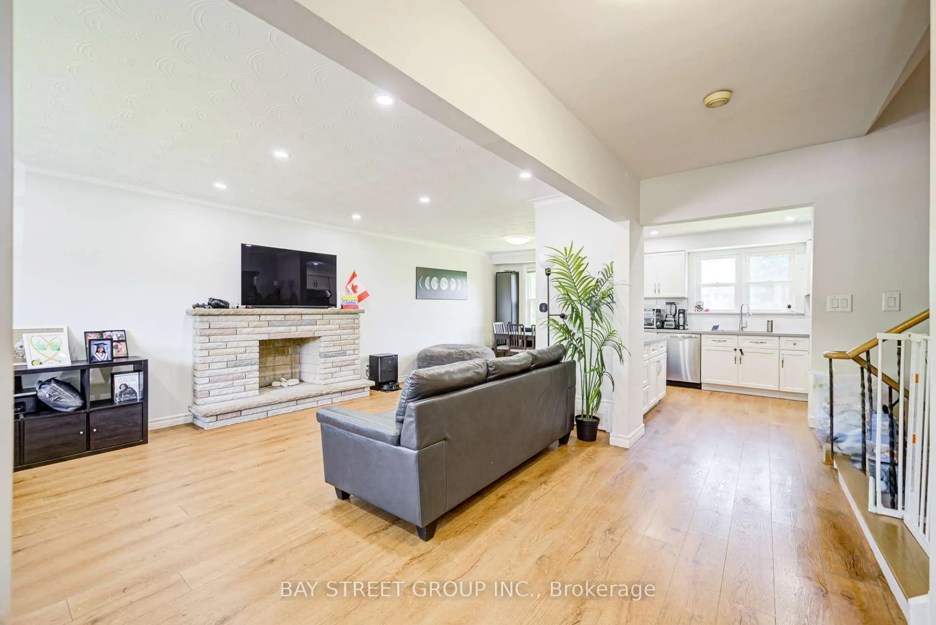 125 Connaught Avenue