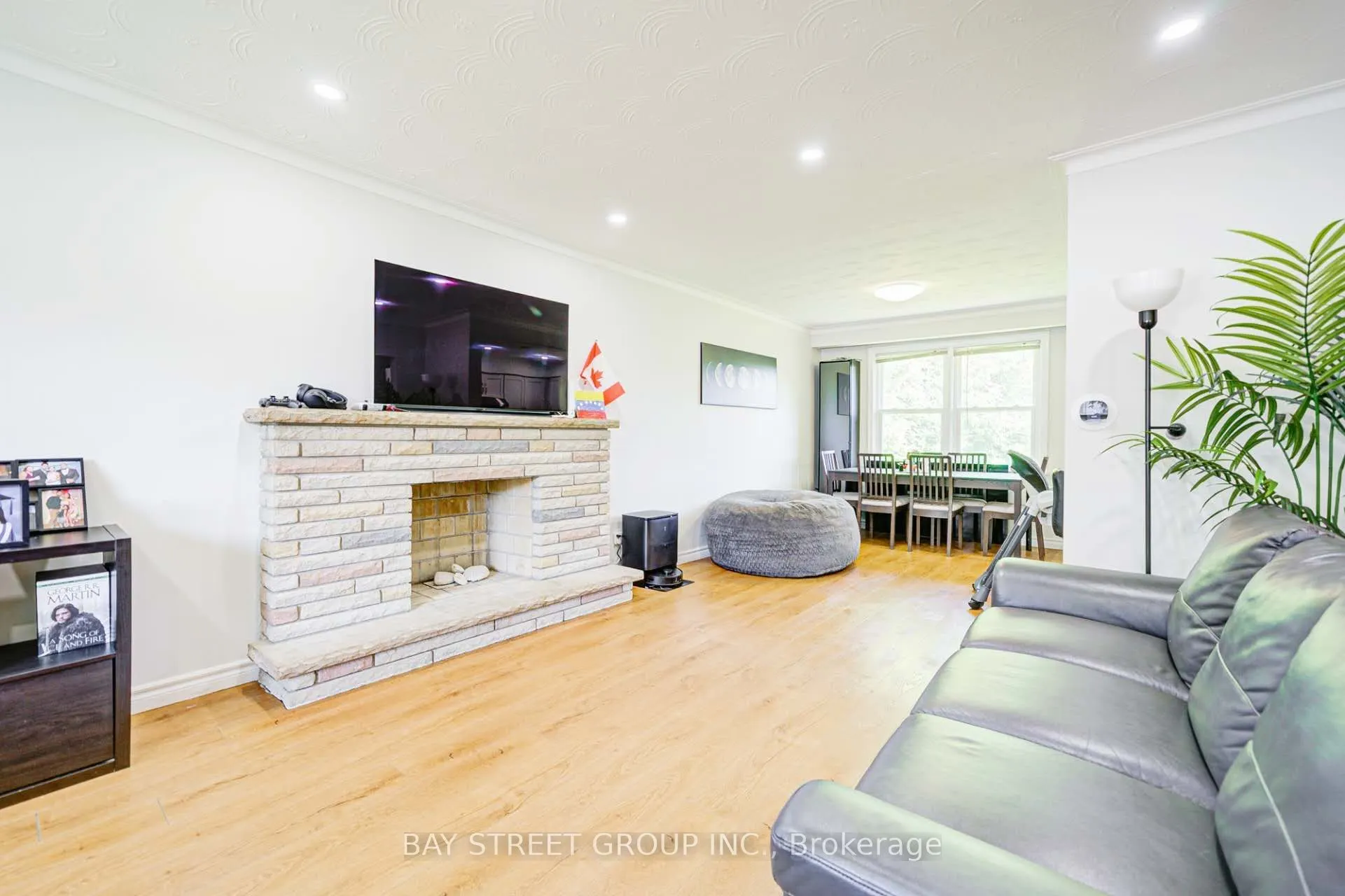 125 Connaught Avenue