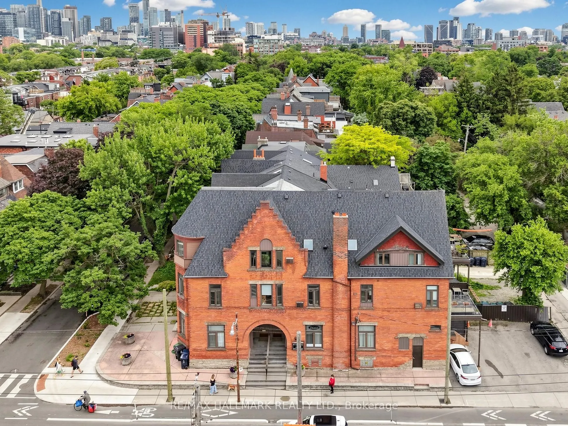 458 Markham Street