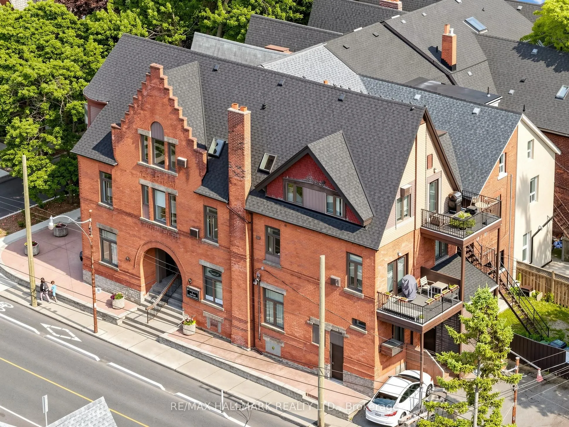 458 Markham Street