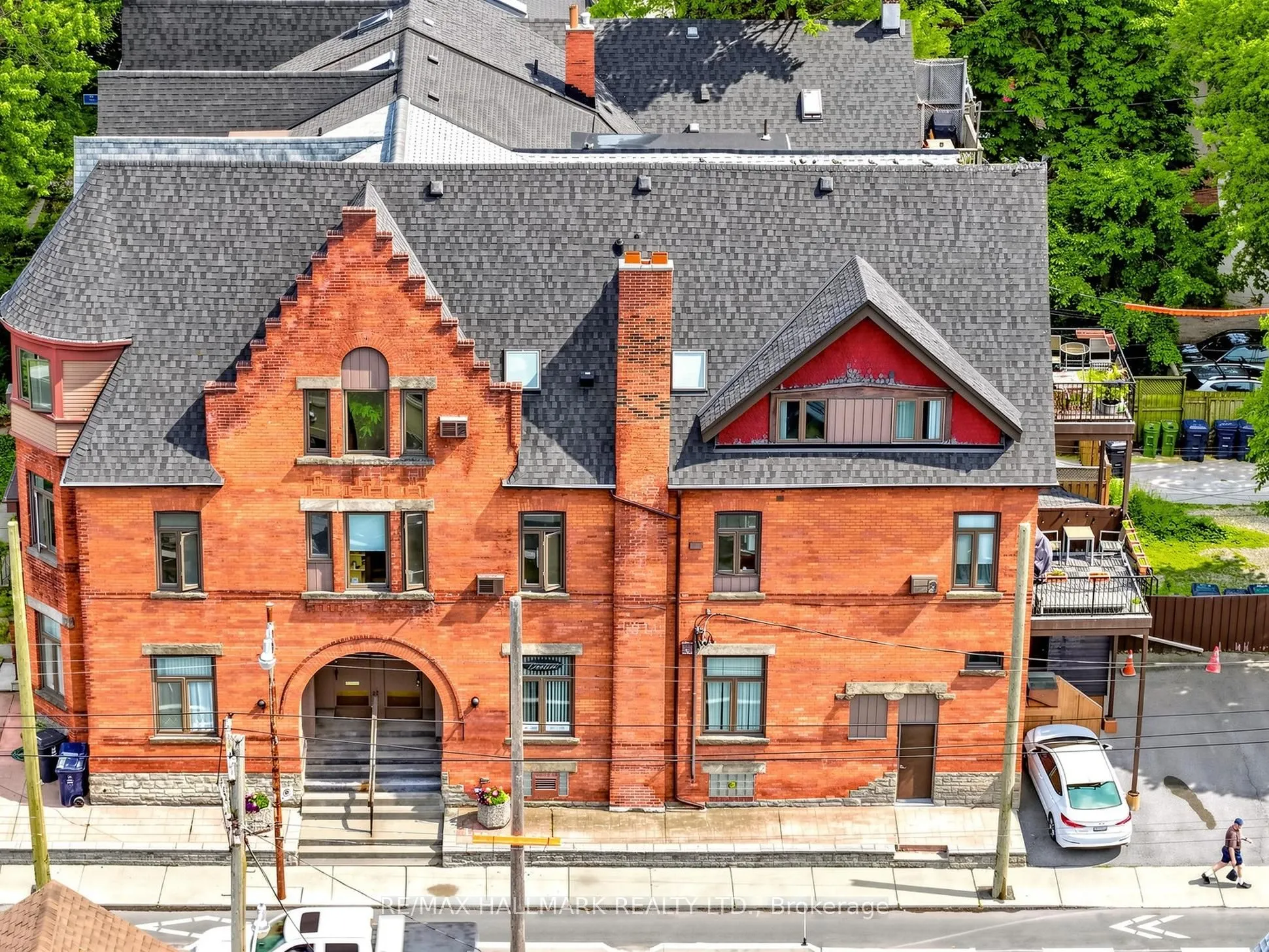 458 Markham Street