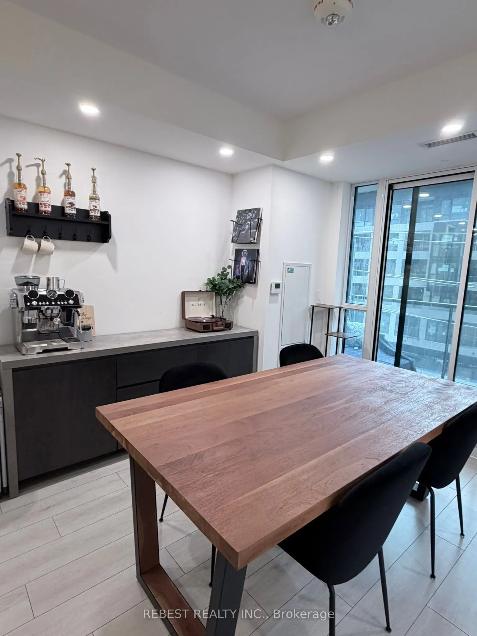 31 Tippett Road #547