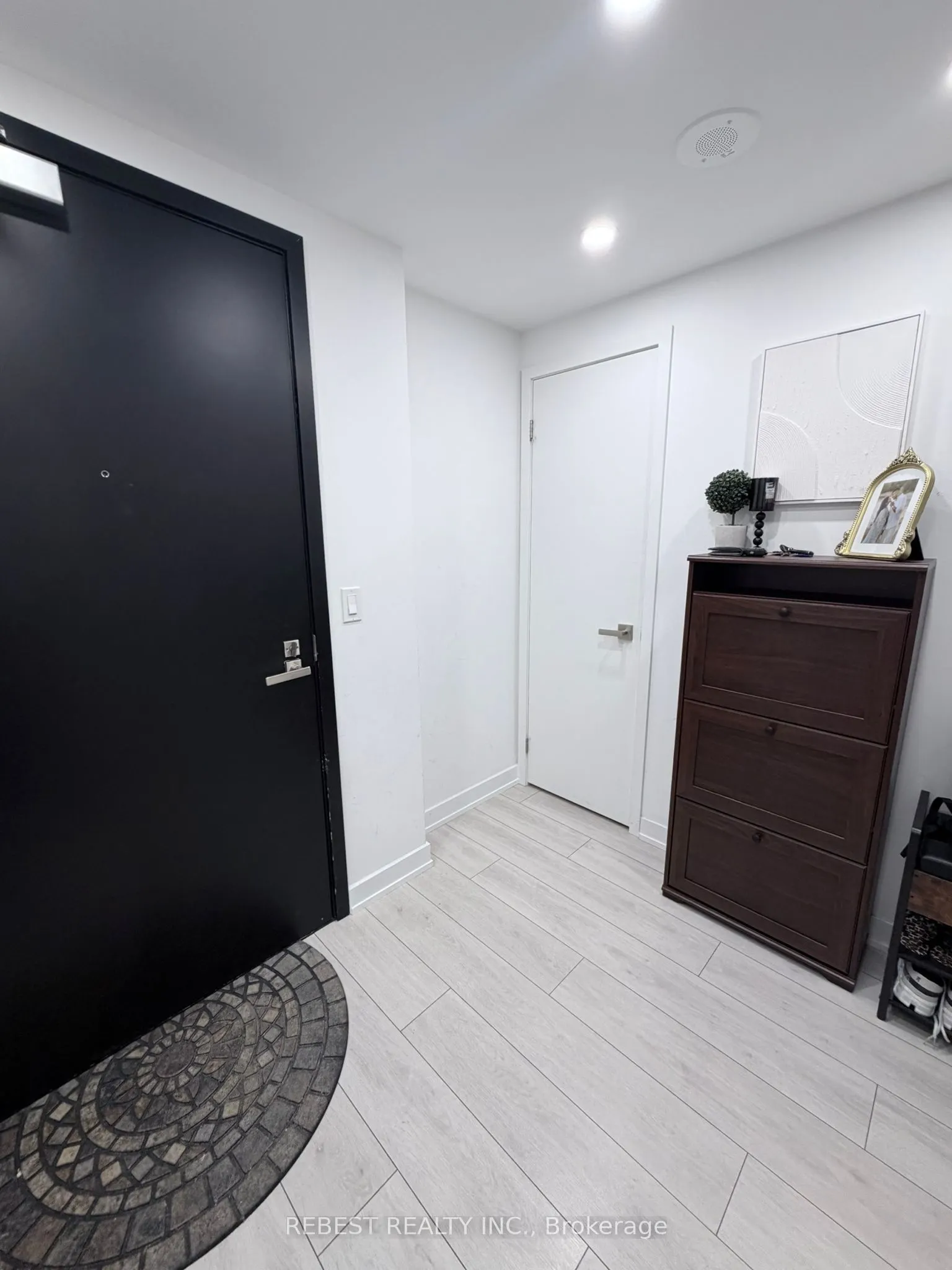 31 Tippett Road #547
