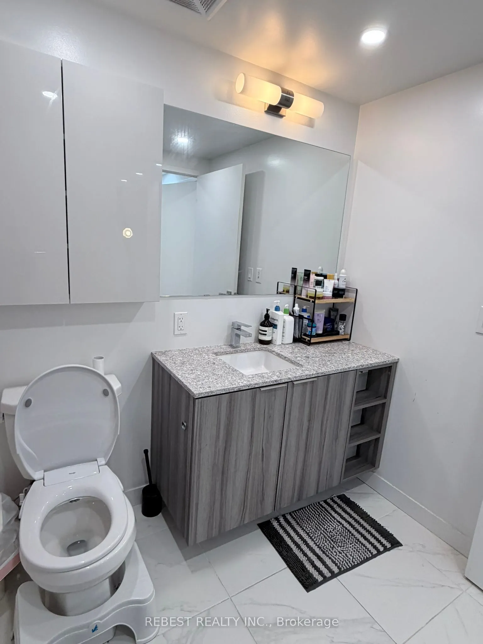 31 Tippett Road #547