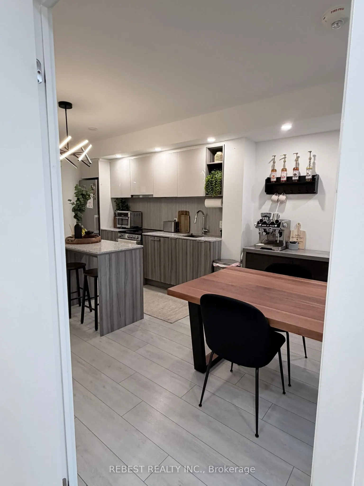 31 Tippett Road #547
