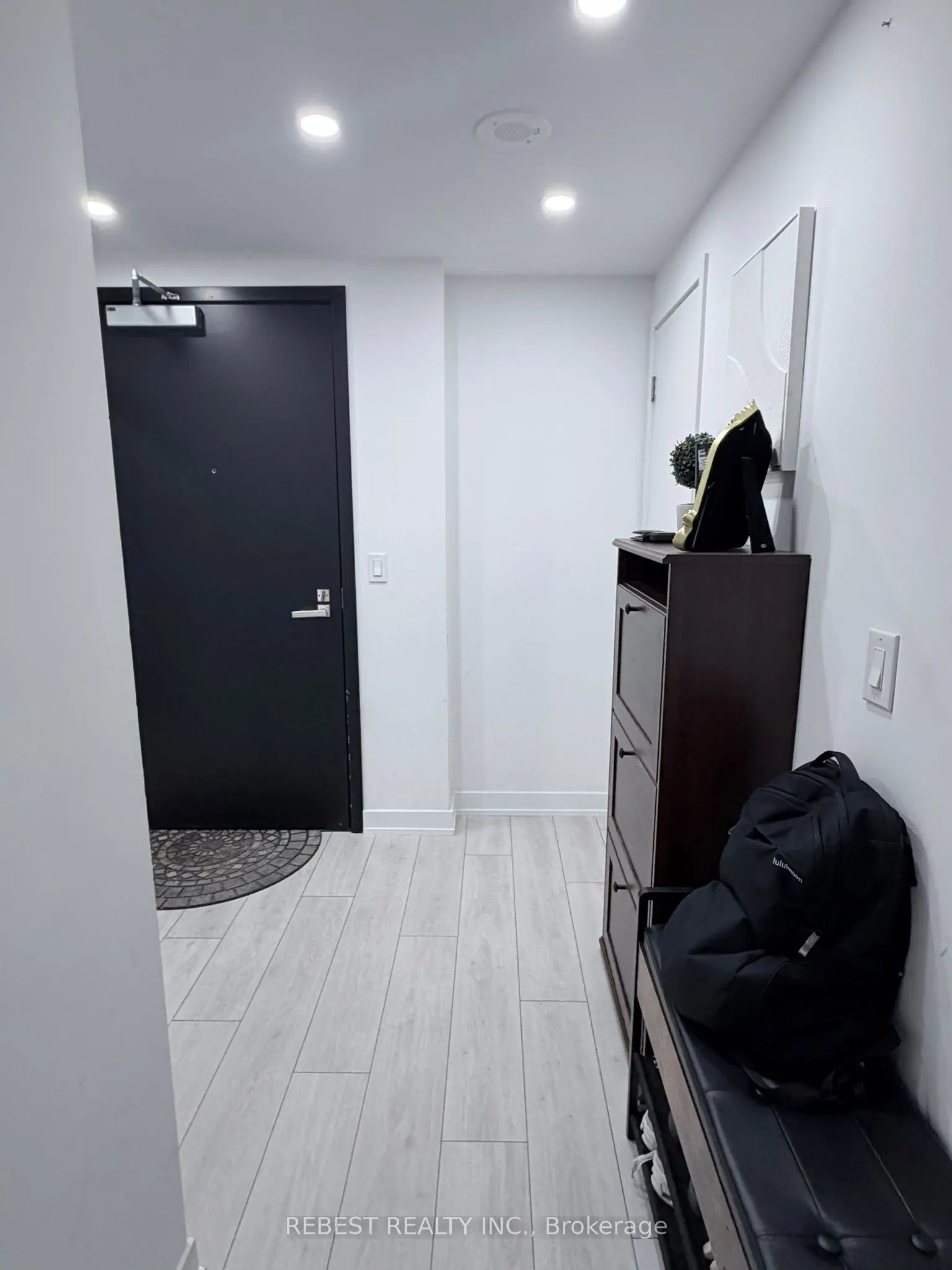 31 Tippett Road #547