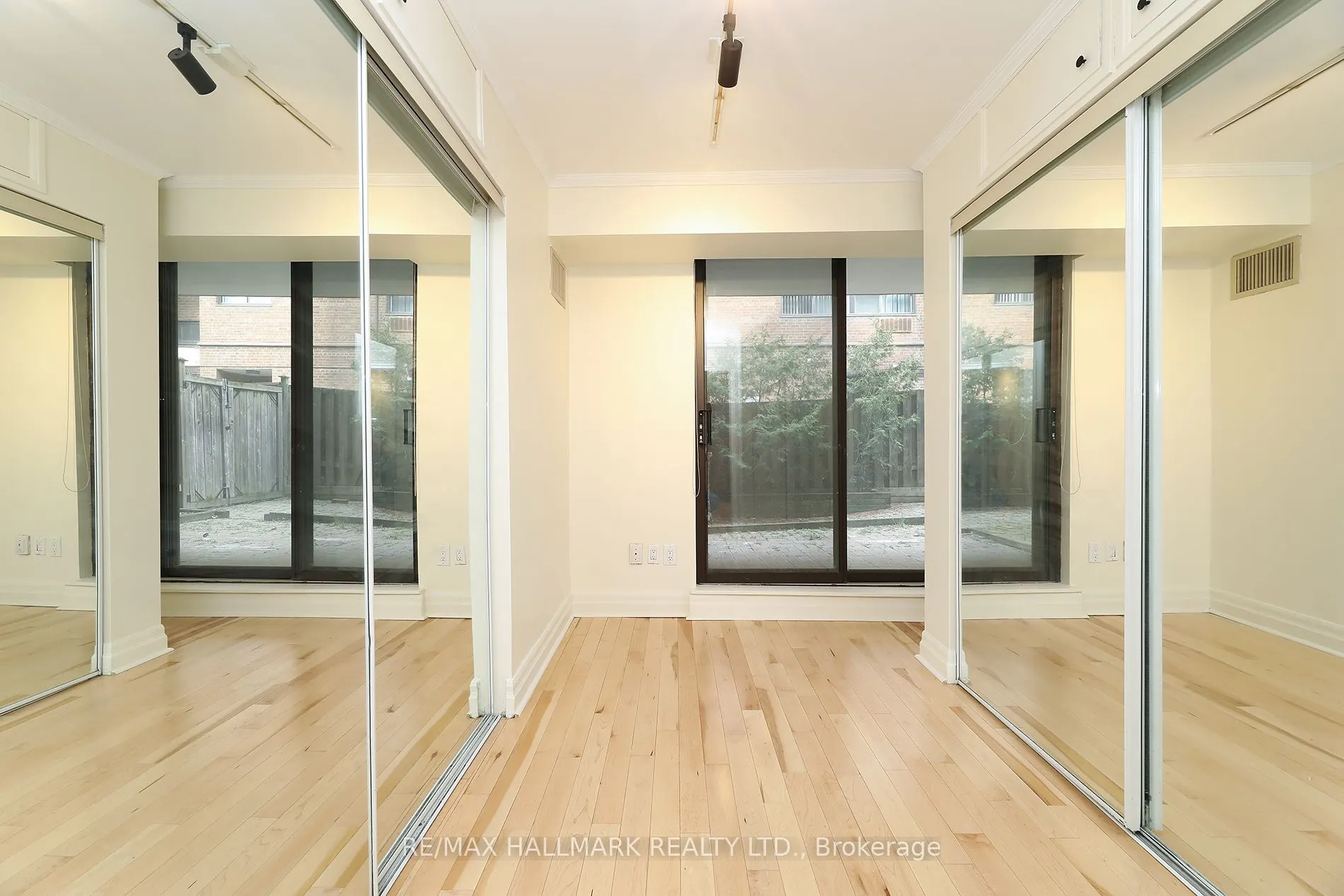 212 St. George Street #106