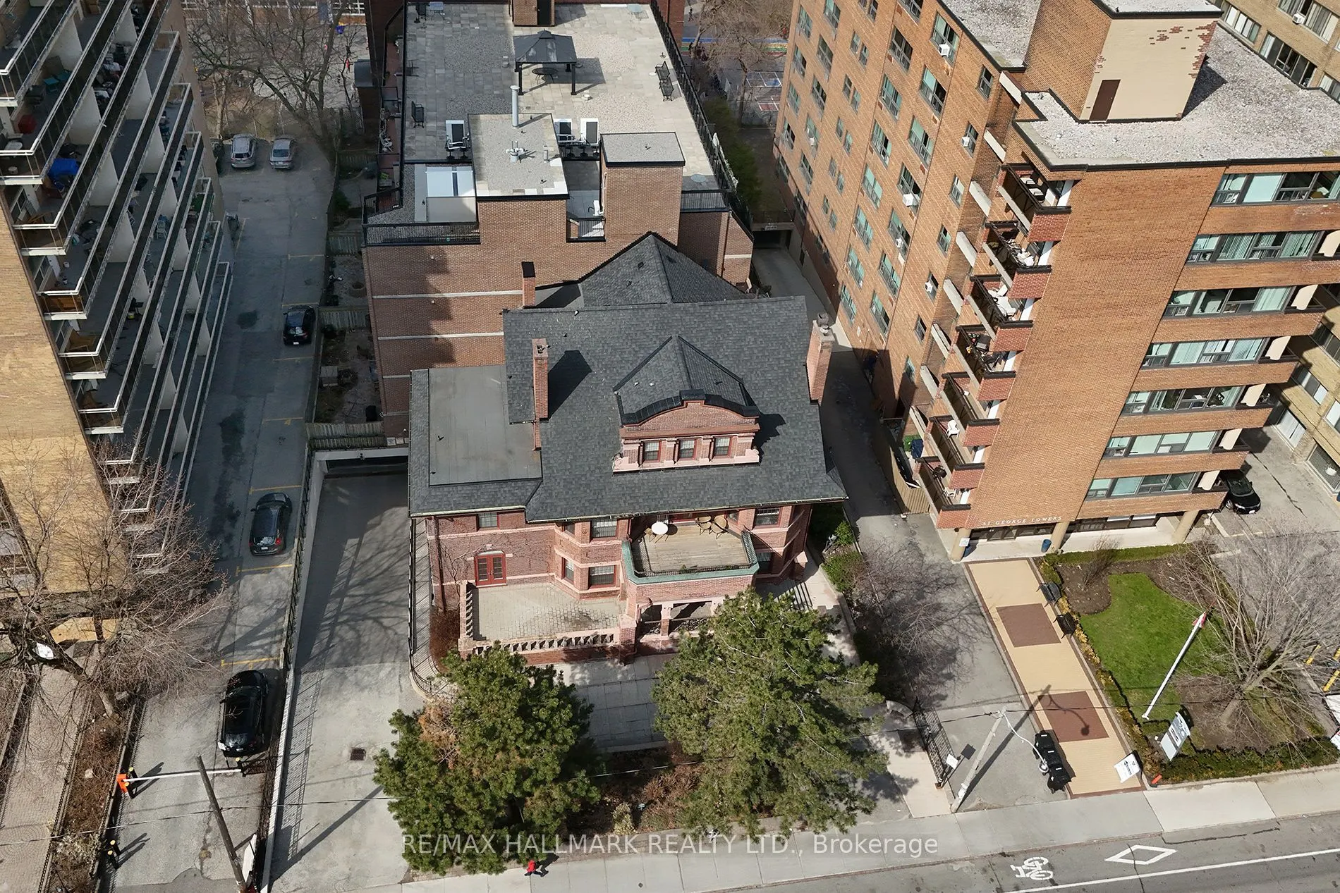 212 St. George Street #106