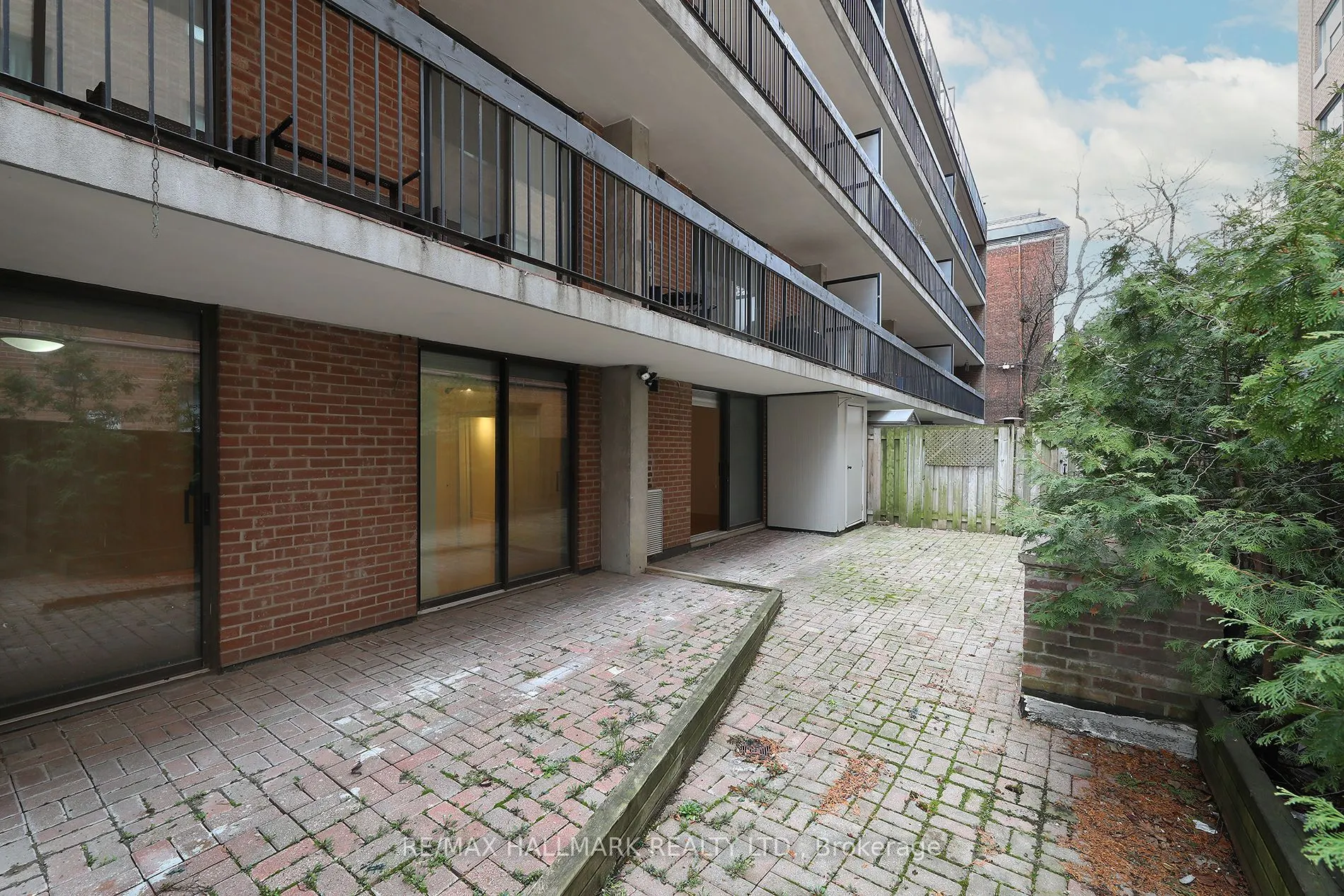 212 St. George Street #106