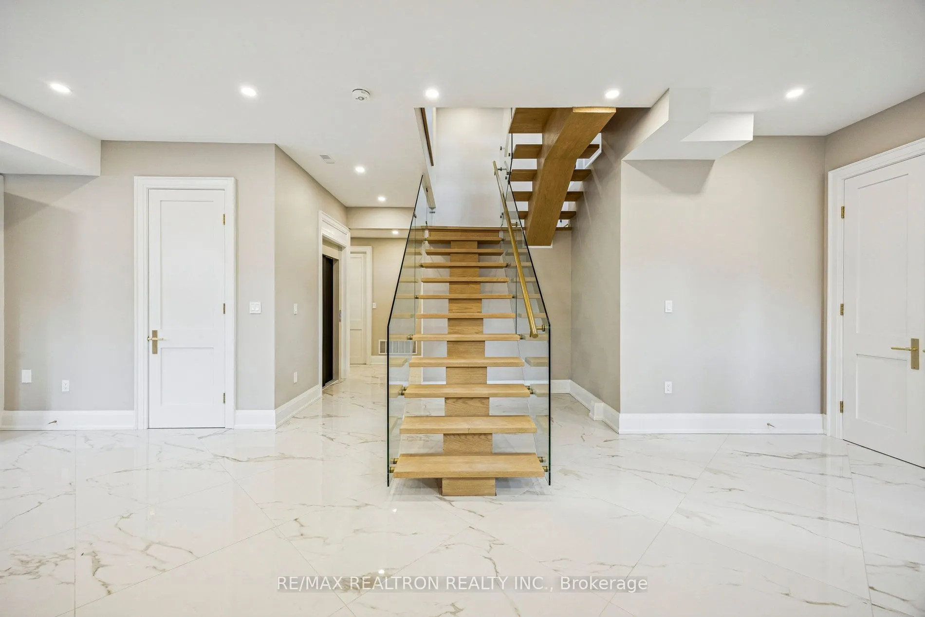 1 Lynnhaven Road