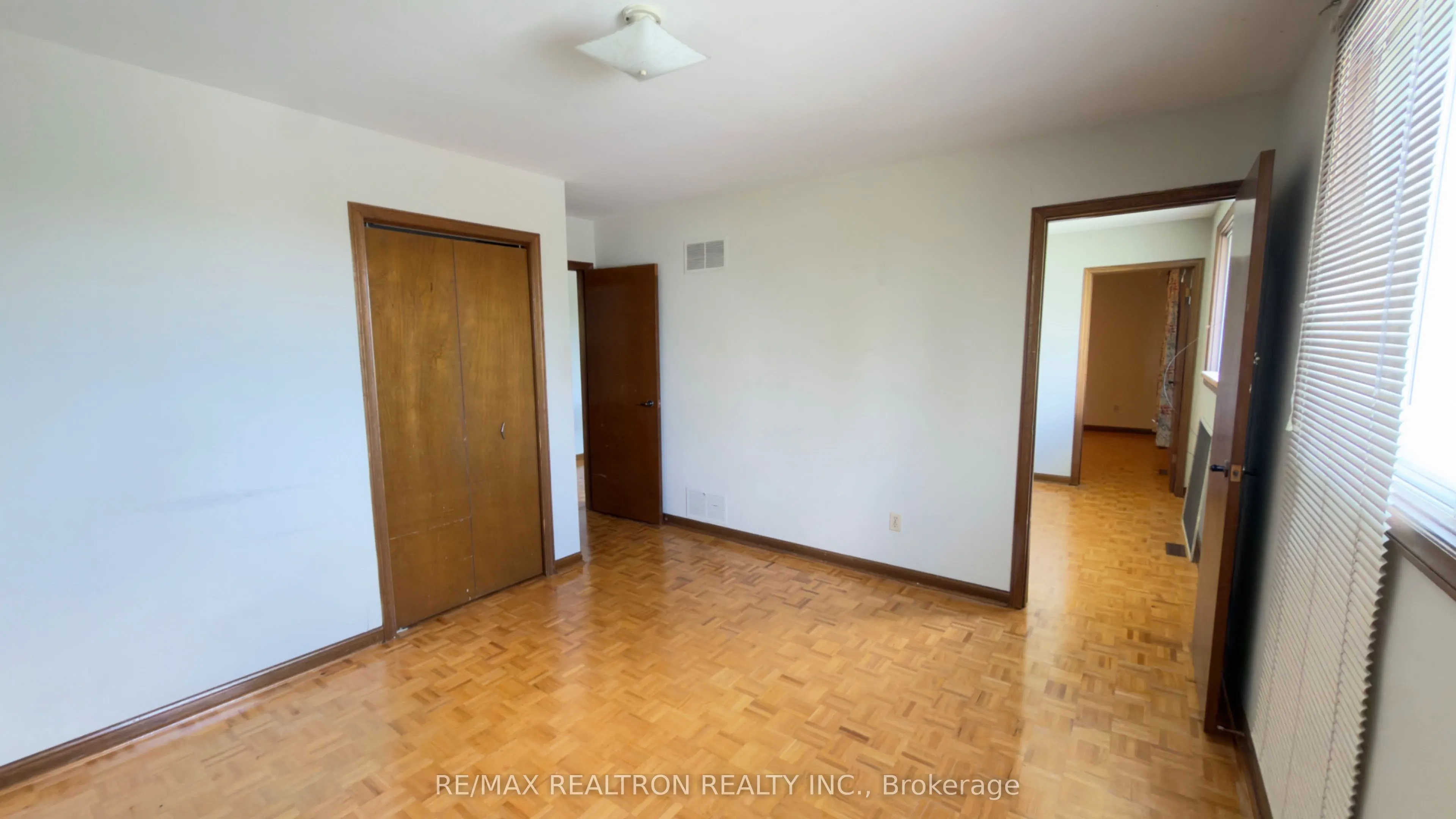 589 Sheppard Avenue E