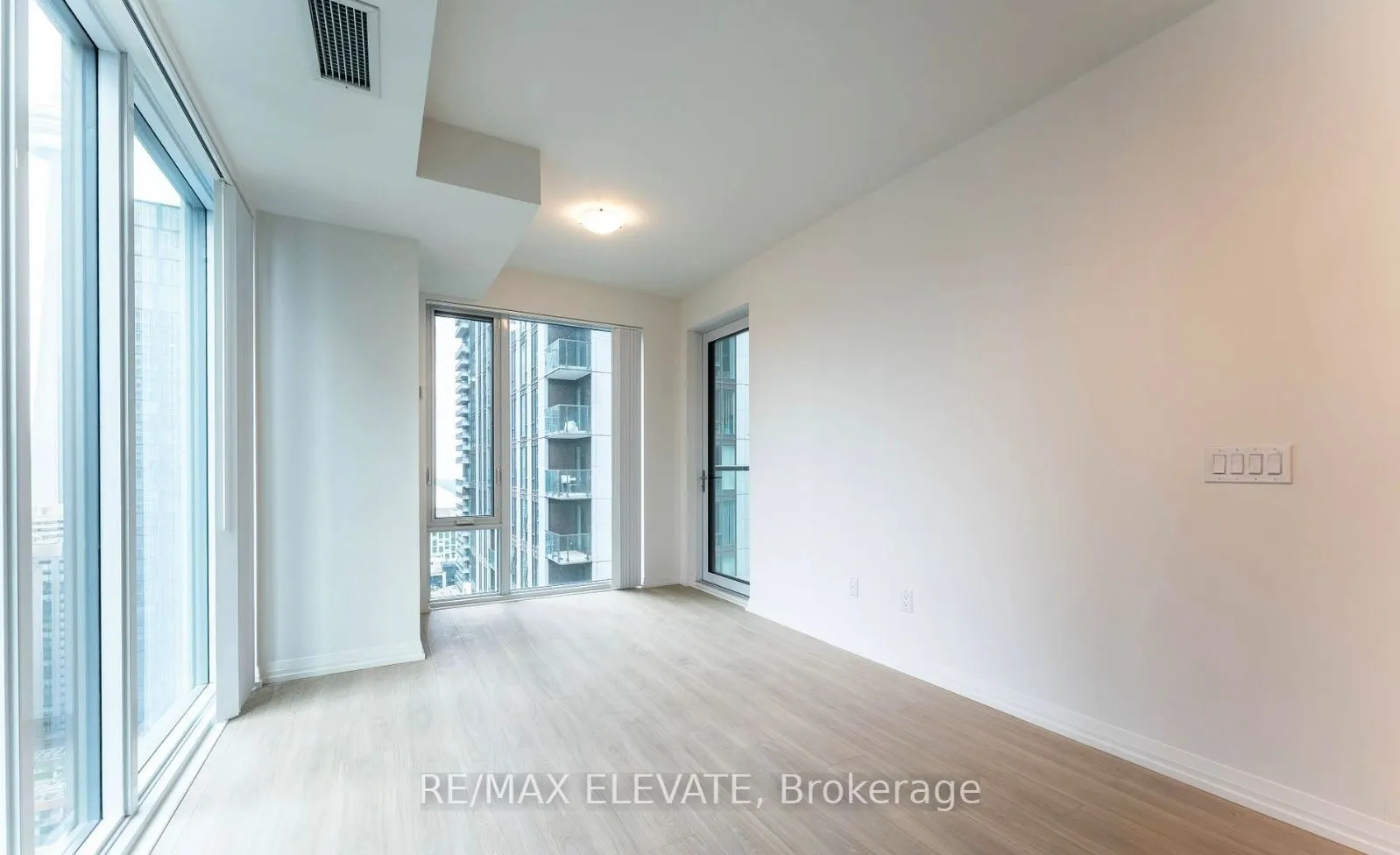 28 Widmer Street #3029