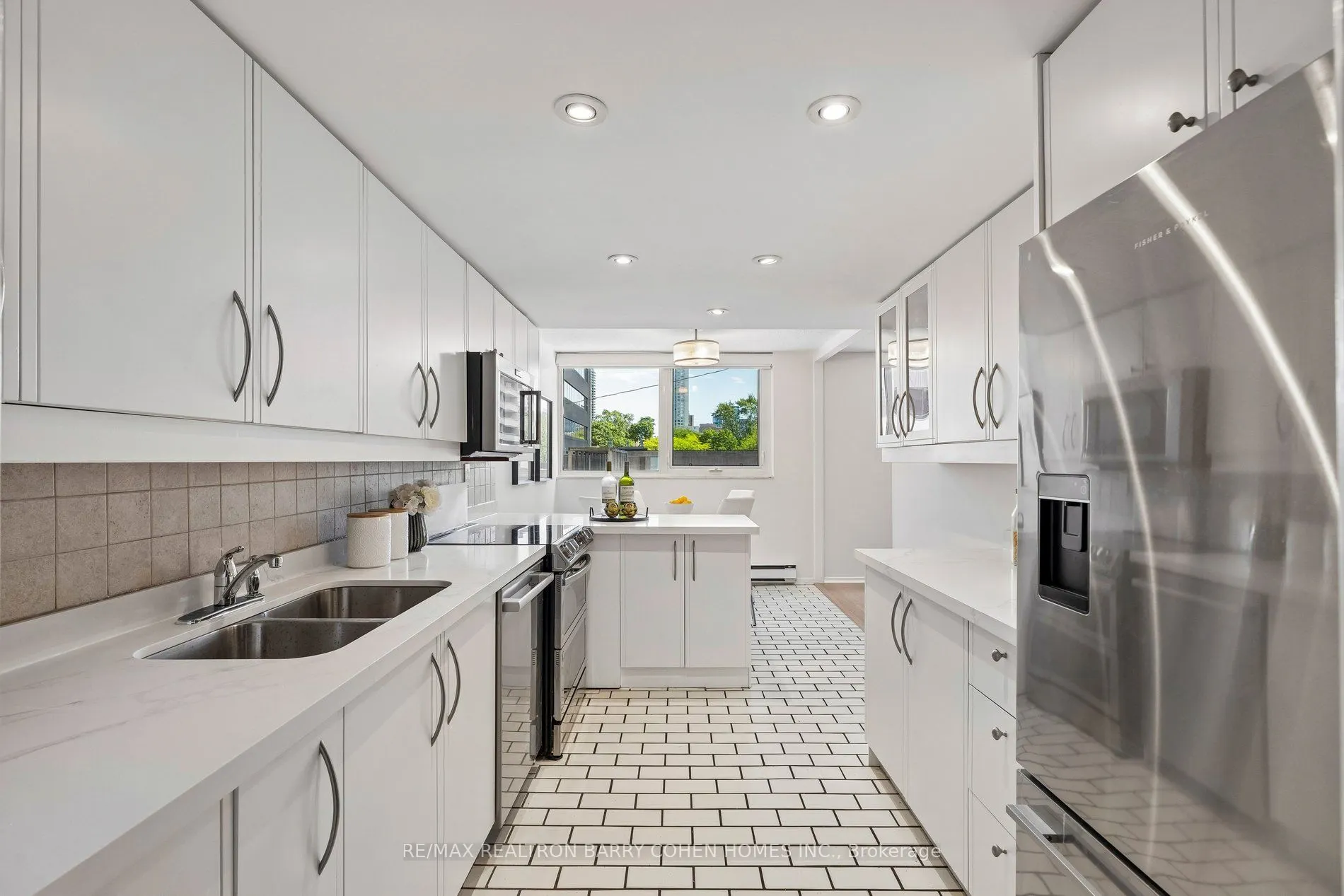 360 Bloor Street E #301