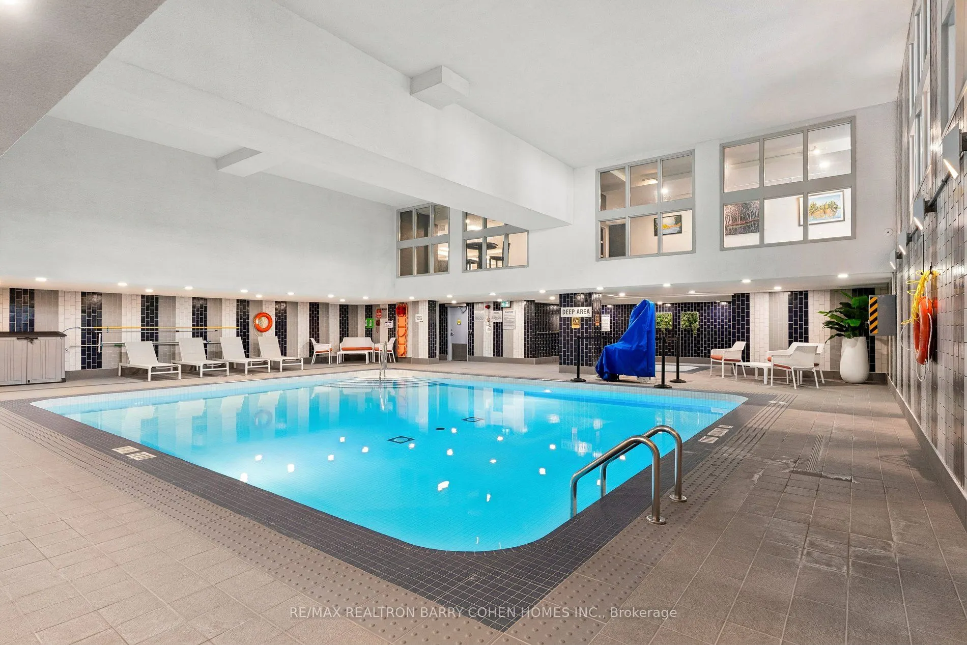 360 Bloor Street E #301
