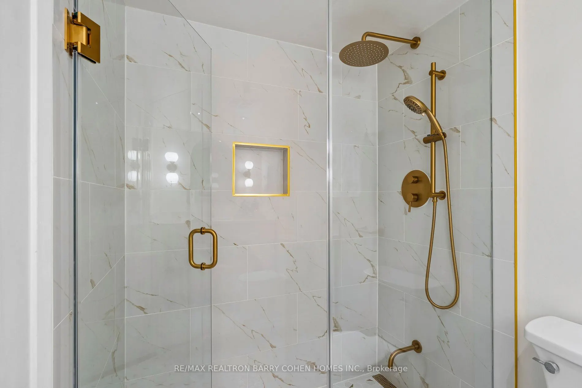 360 Bloor Street E #301