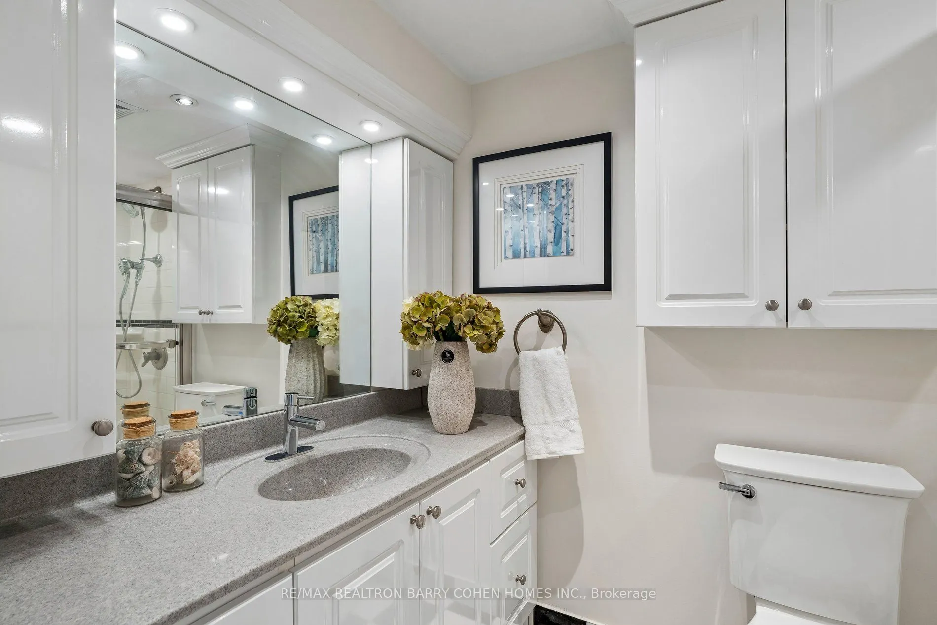360 Bloor Street E #301