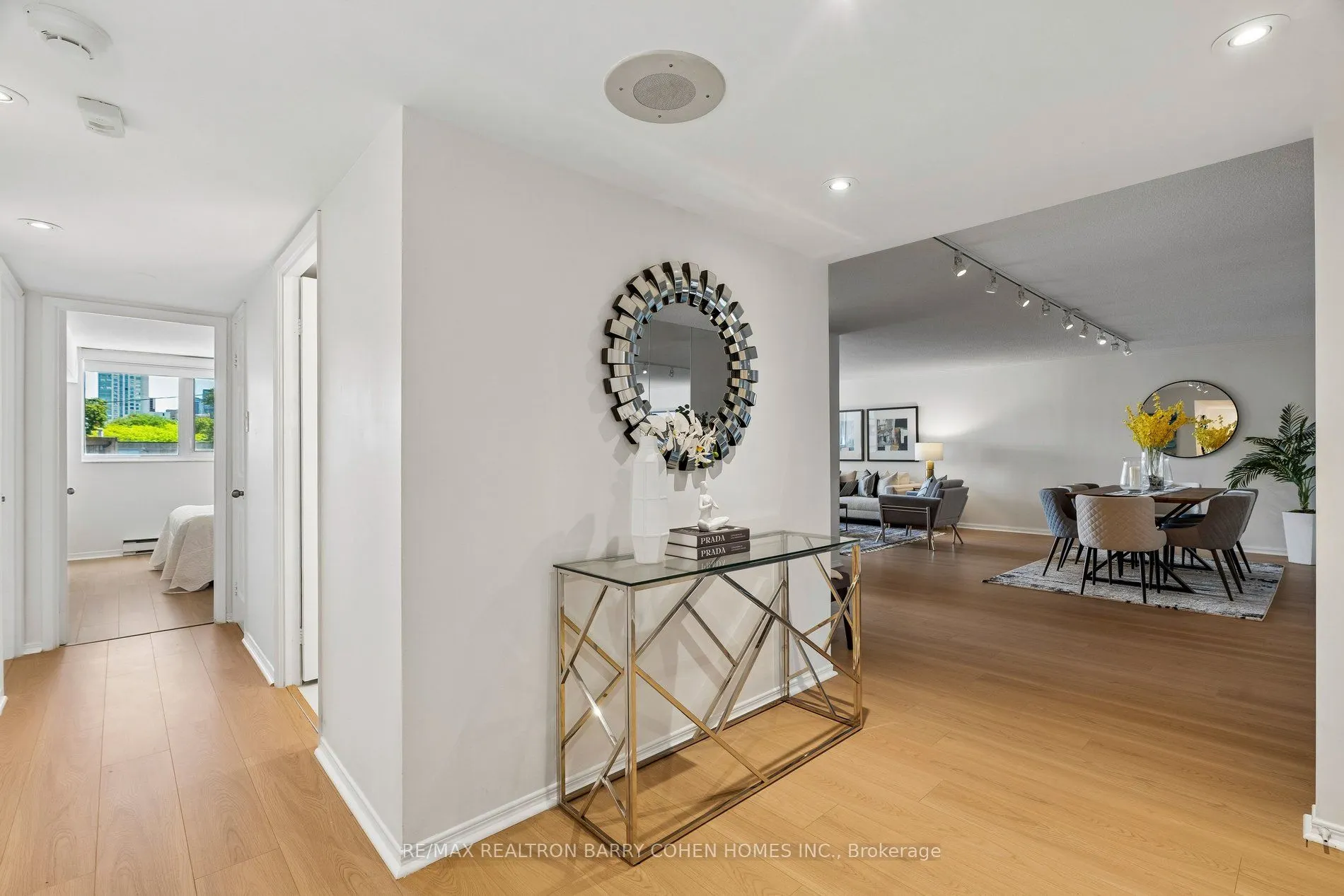 360 Bloor Street E #301