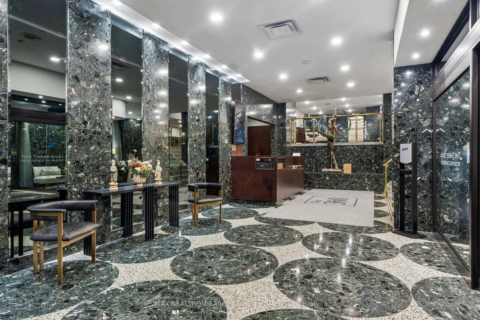 360 Bloor Street E #301
