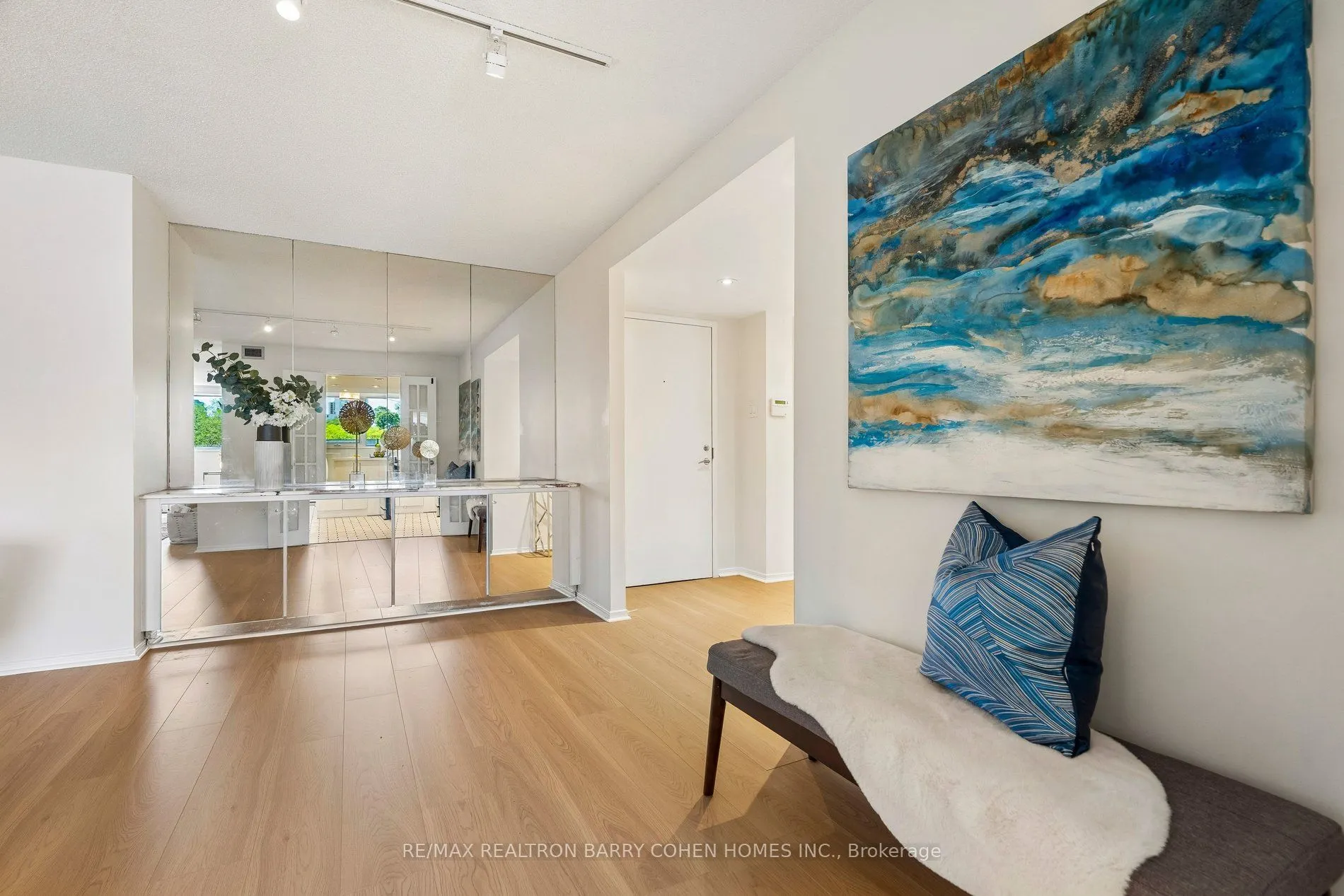 360 Bloor Street E #301
