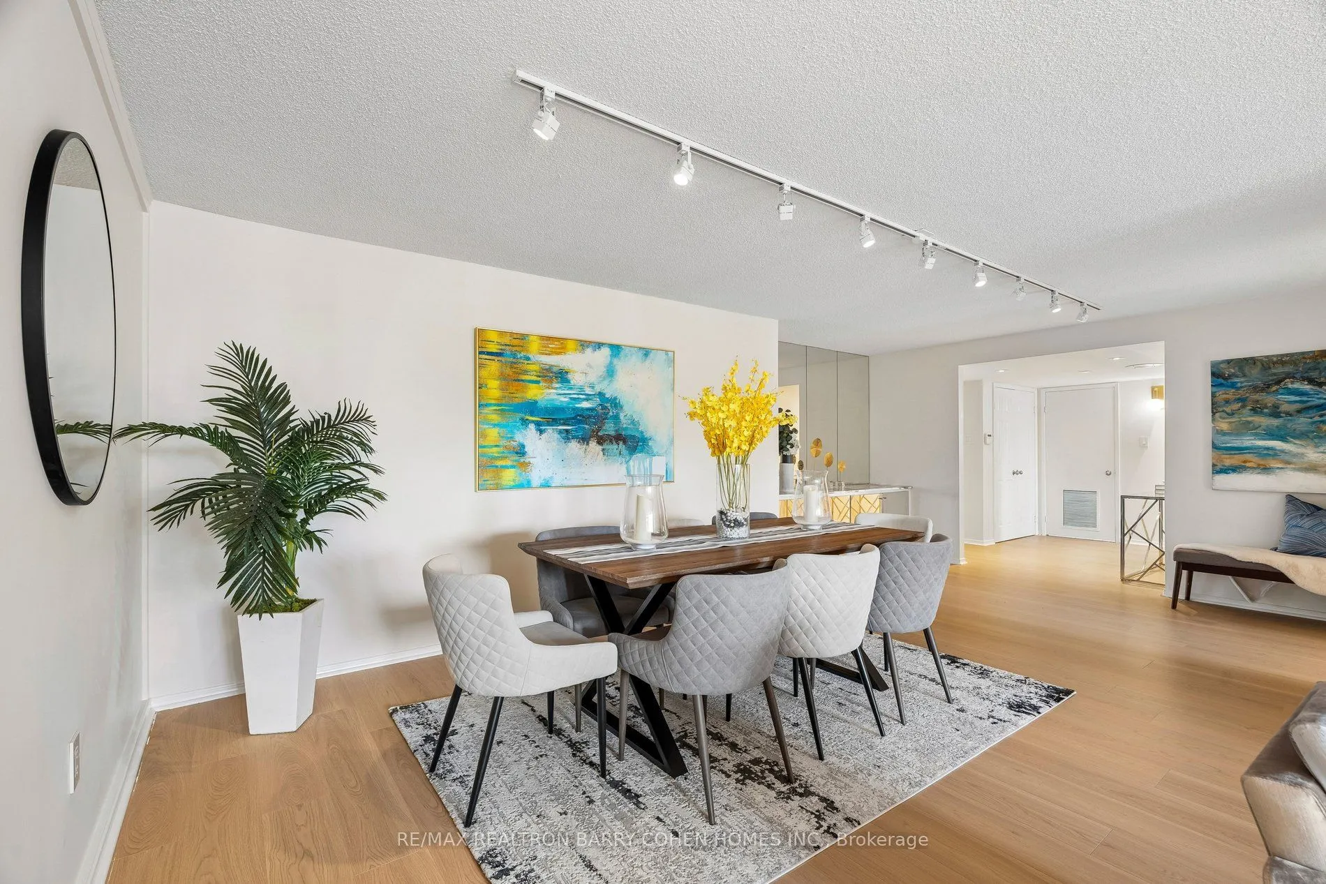 360 Bloor Street E #301