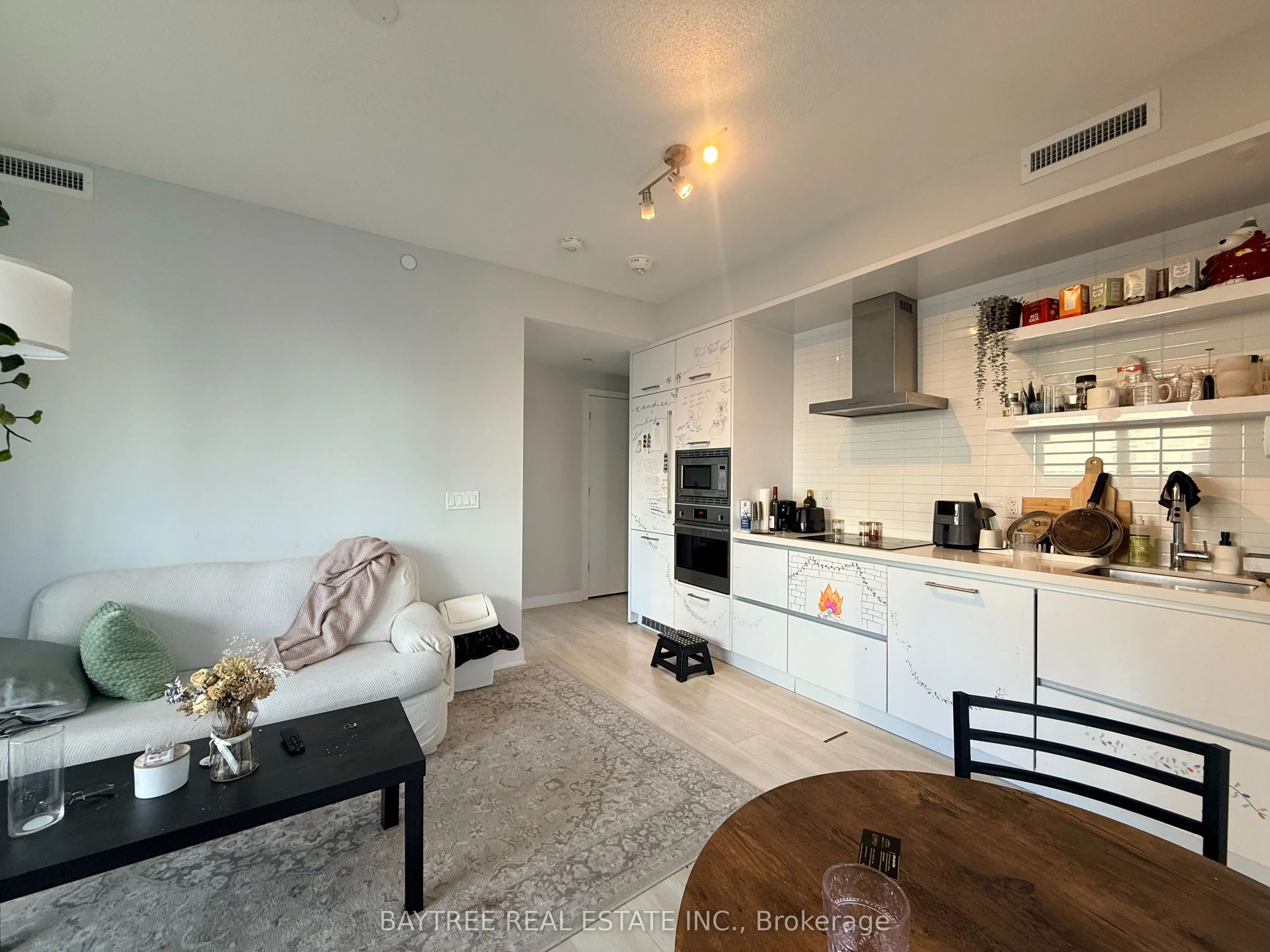 2221 Yonge Street #1202