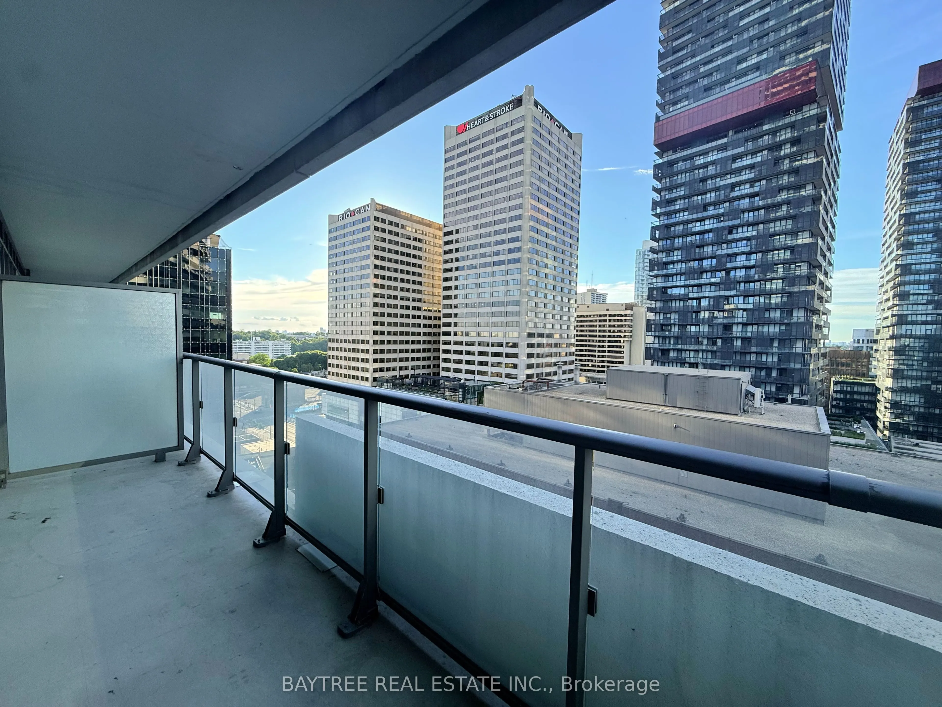 2221 Yonge Street #1202
