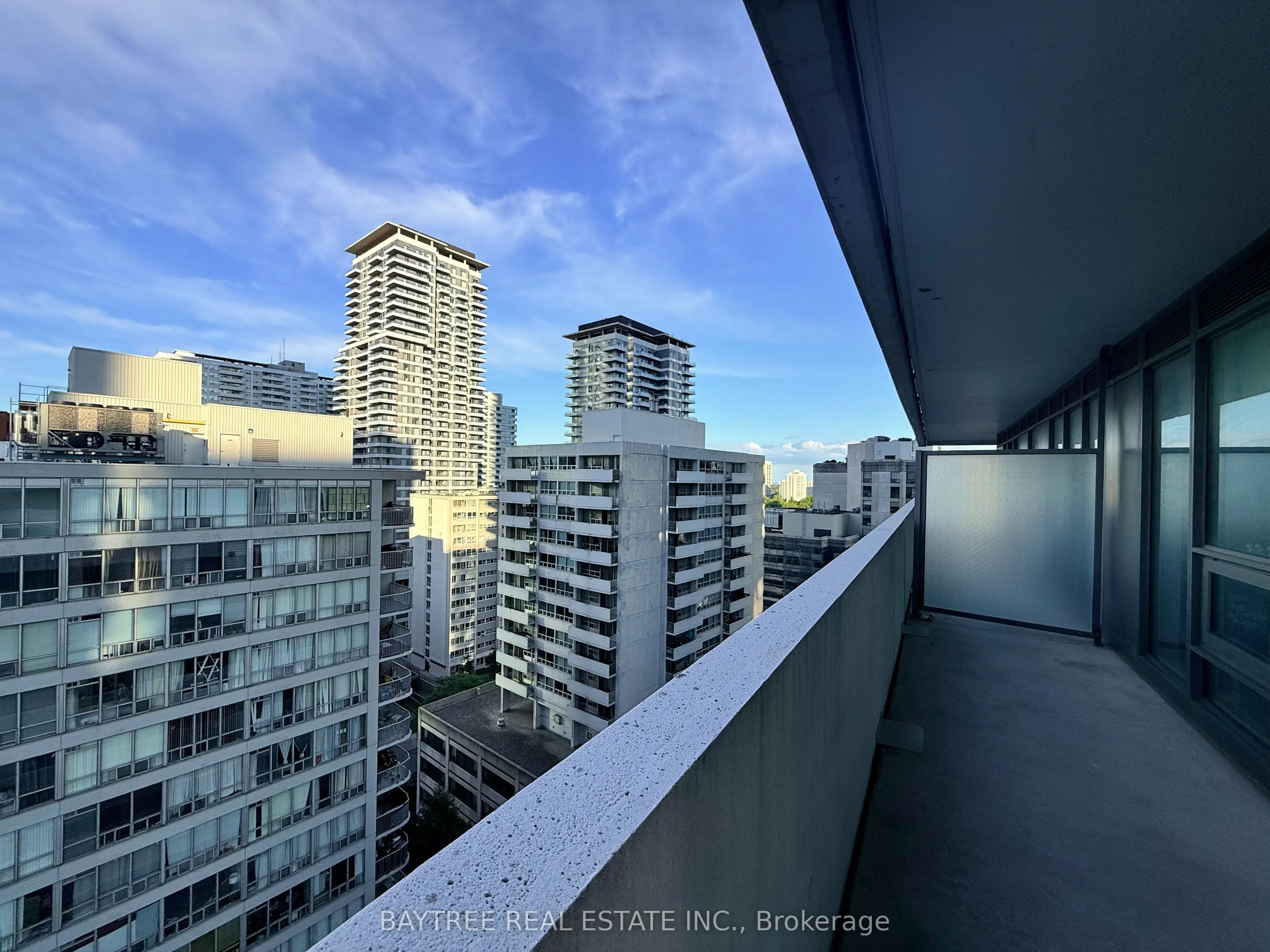 2221 Yonge Street #1202