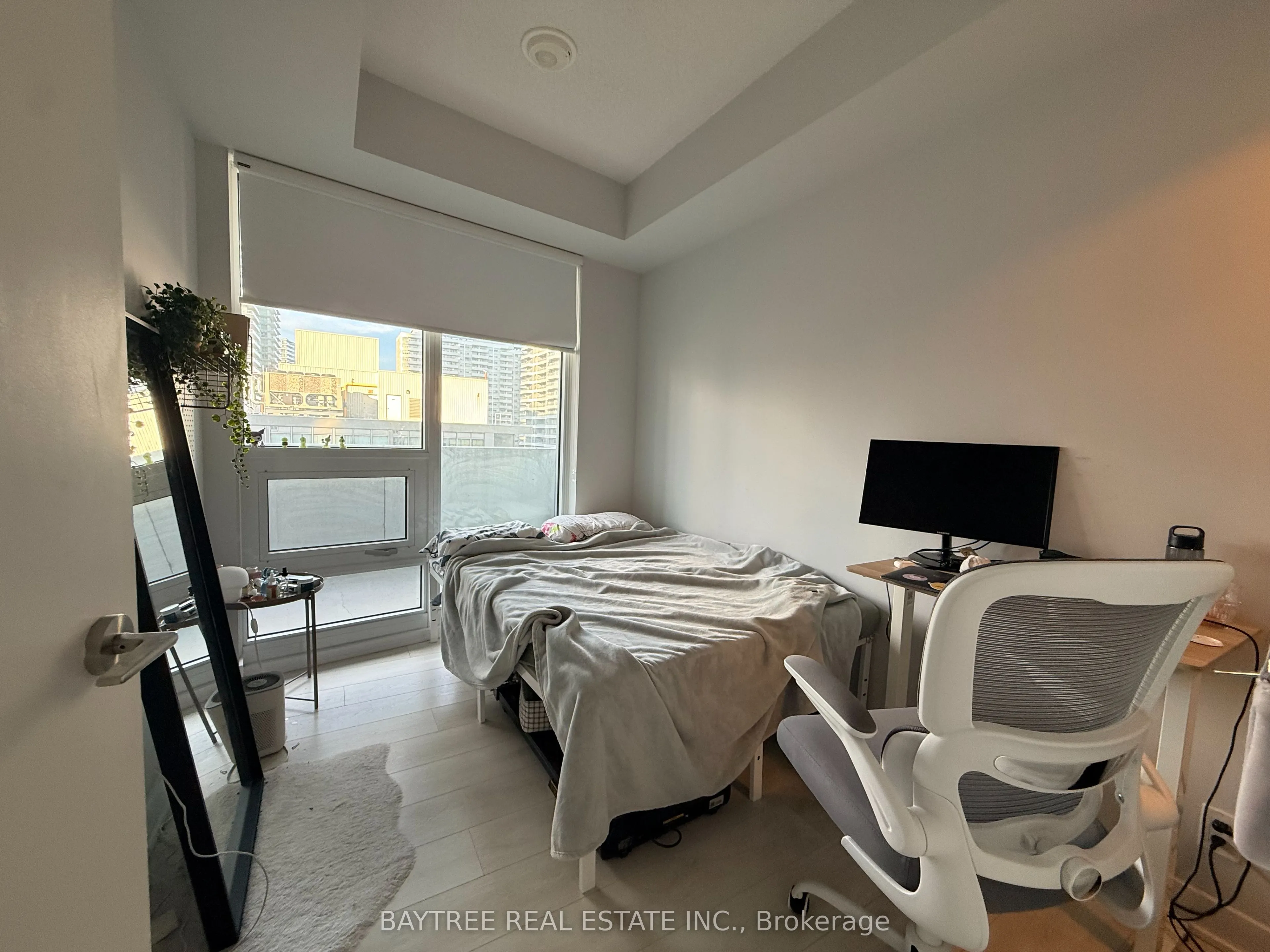 2221 Yonge Street #1202