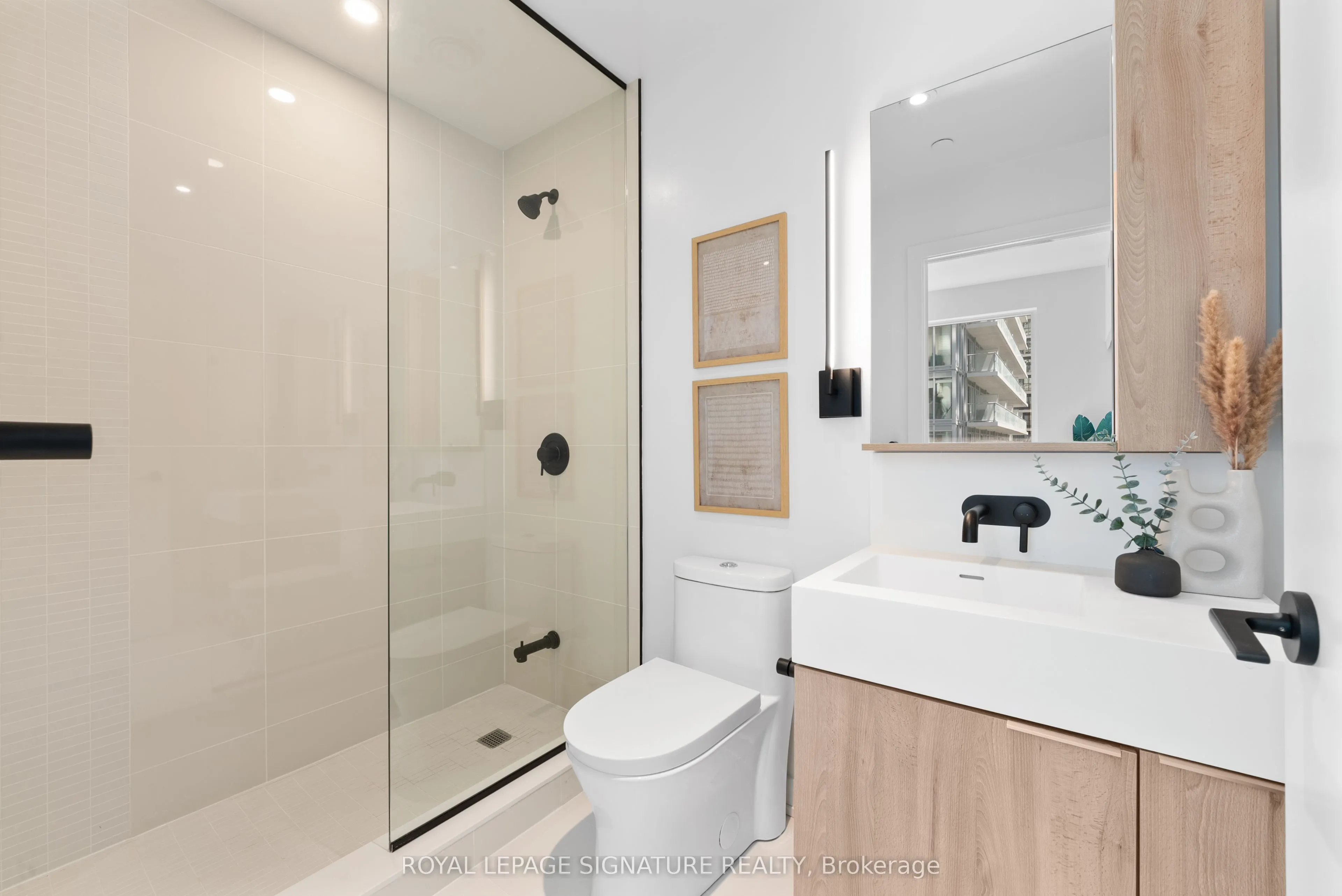 117 Broadway Avenue #2502
