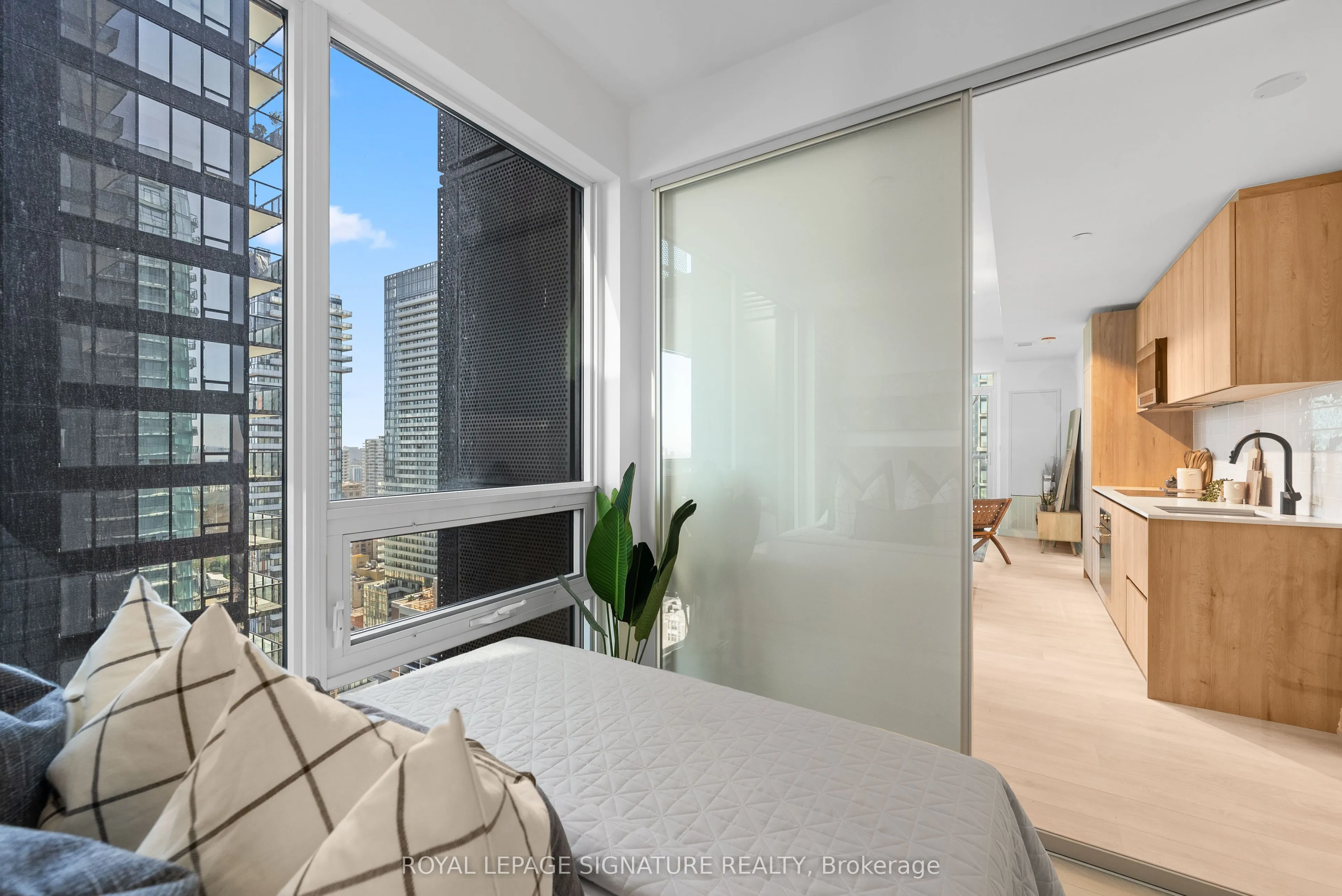 117 Broadway Avenue #3102