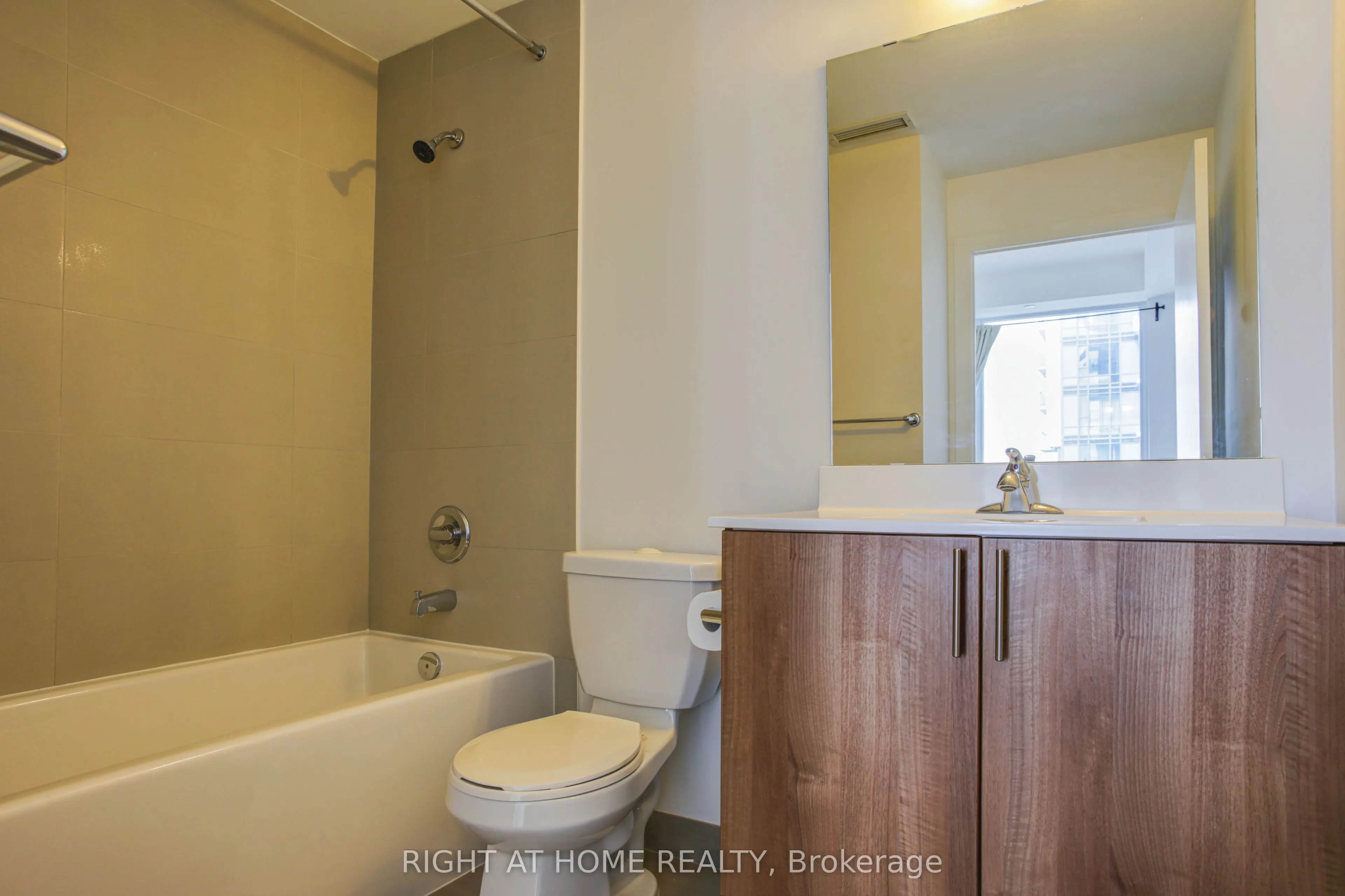 55 Ann O'reilly Road #1702
