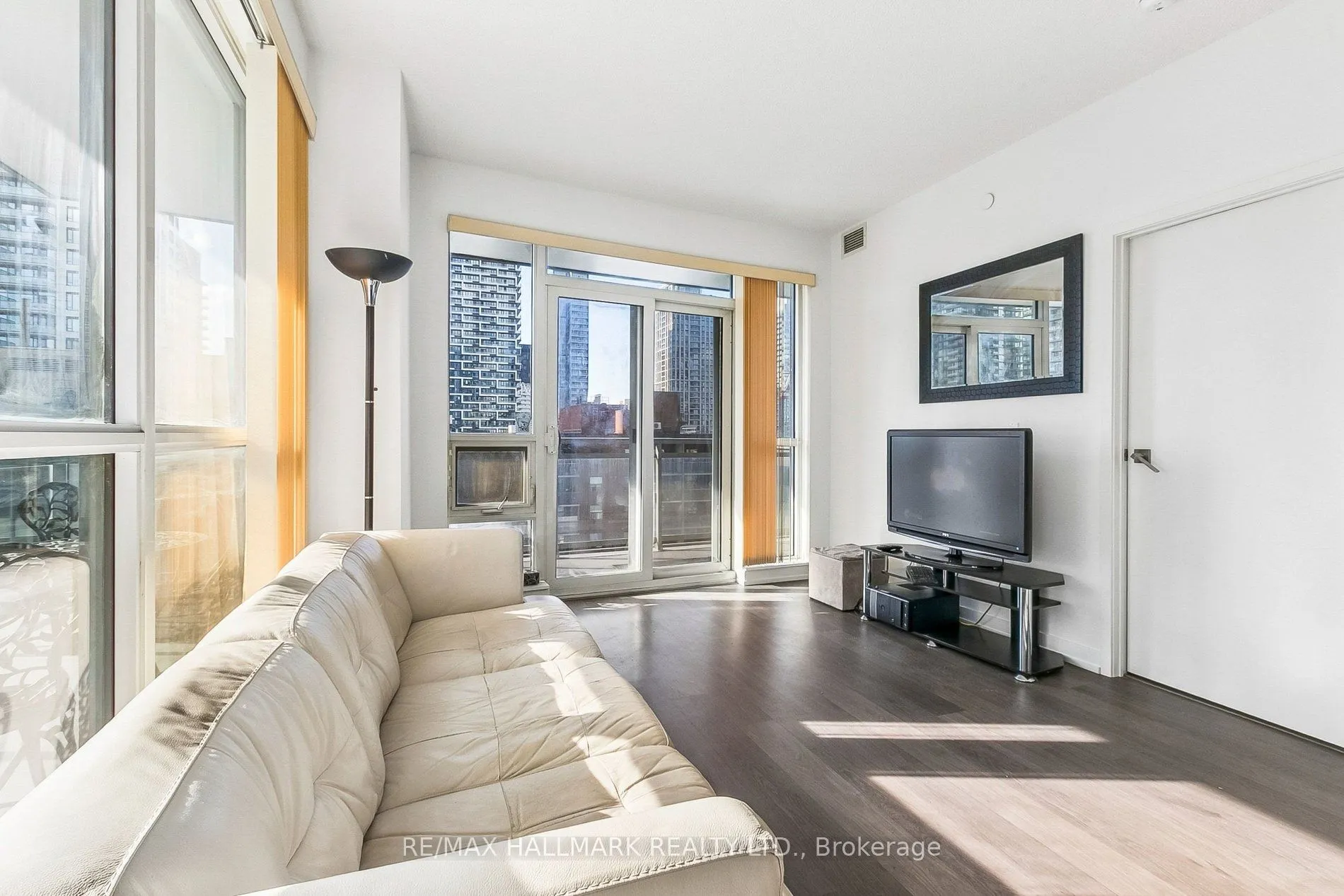 98 Lillian Street #1212