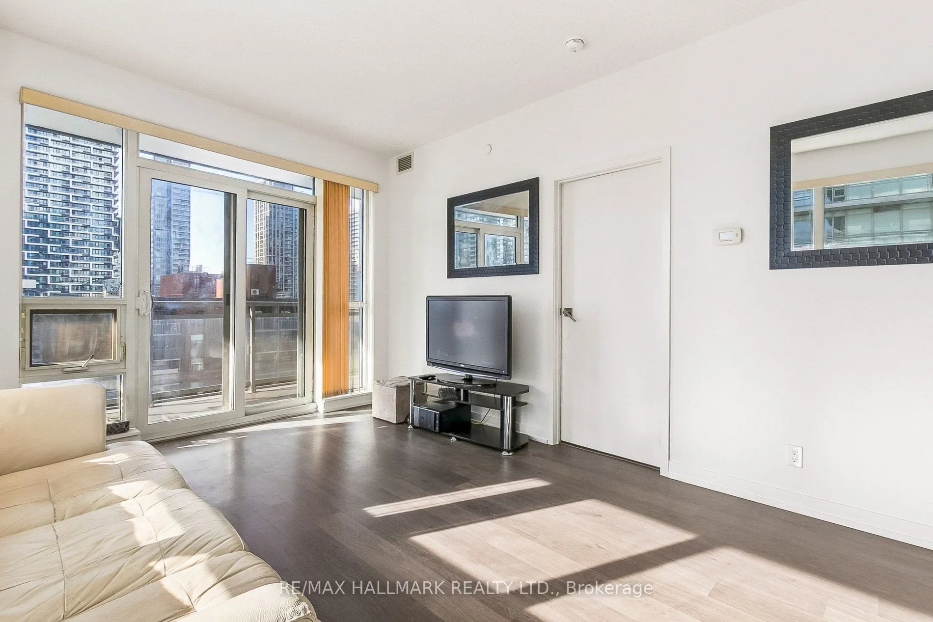 98 Lillian Street #1212