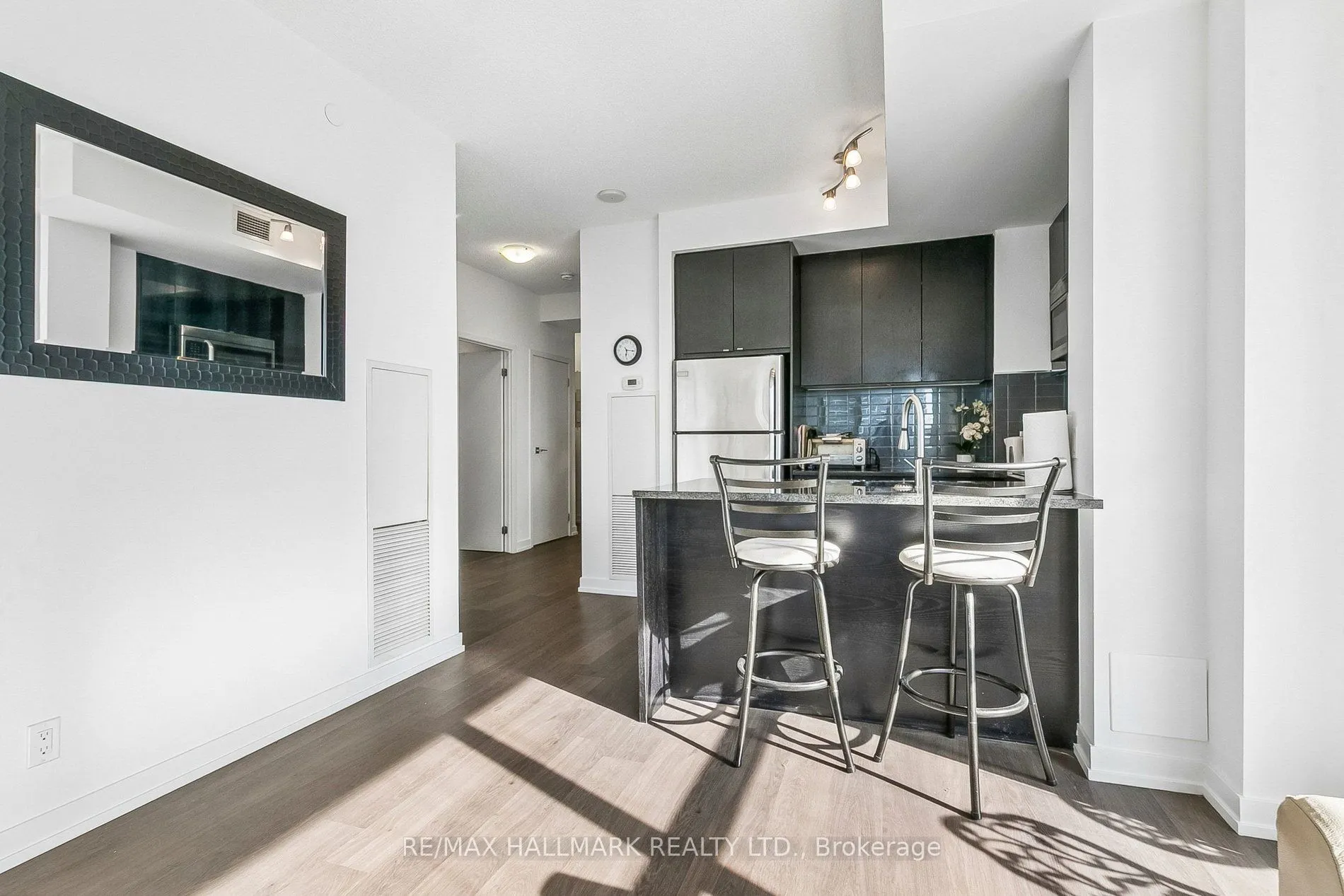 98 Lillian Street #1212