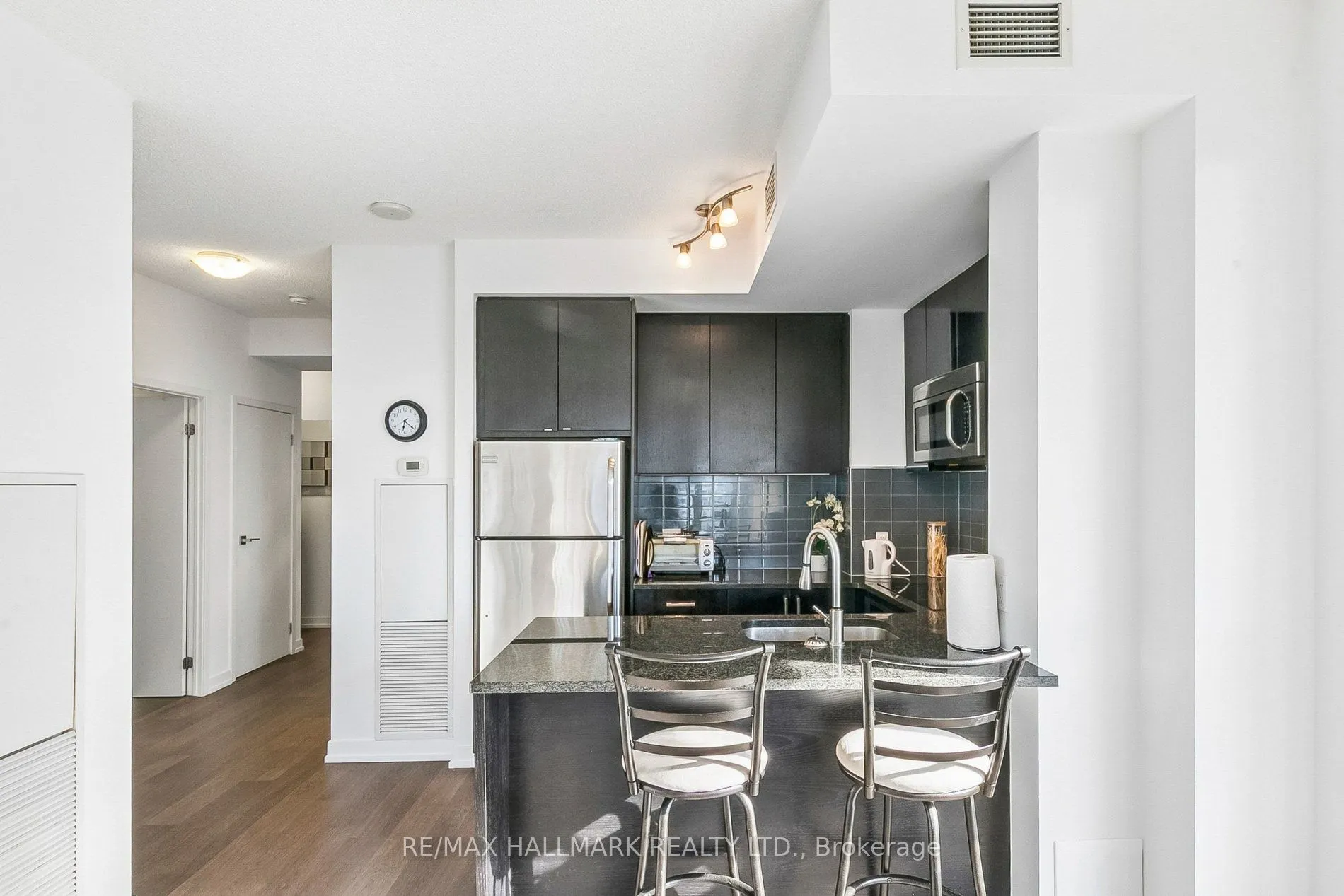 98 Lillian Street #1212