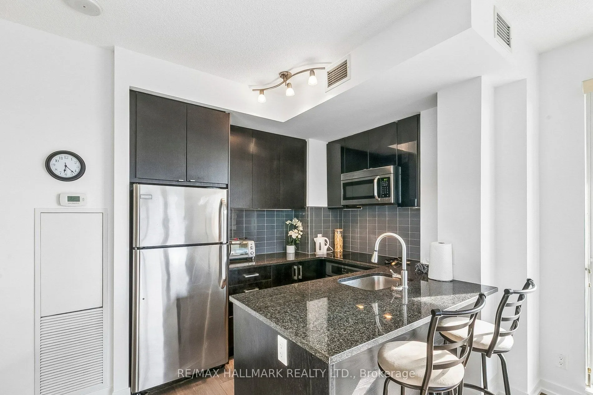 98 Lillian Street #1212
